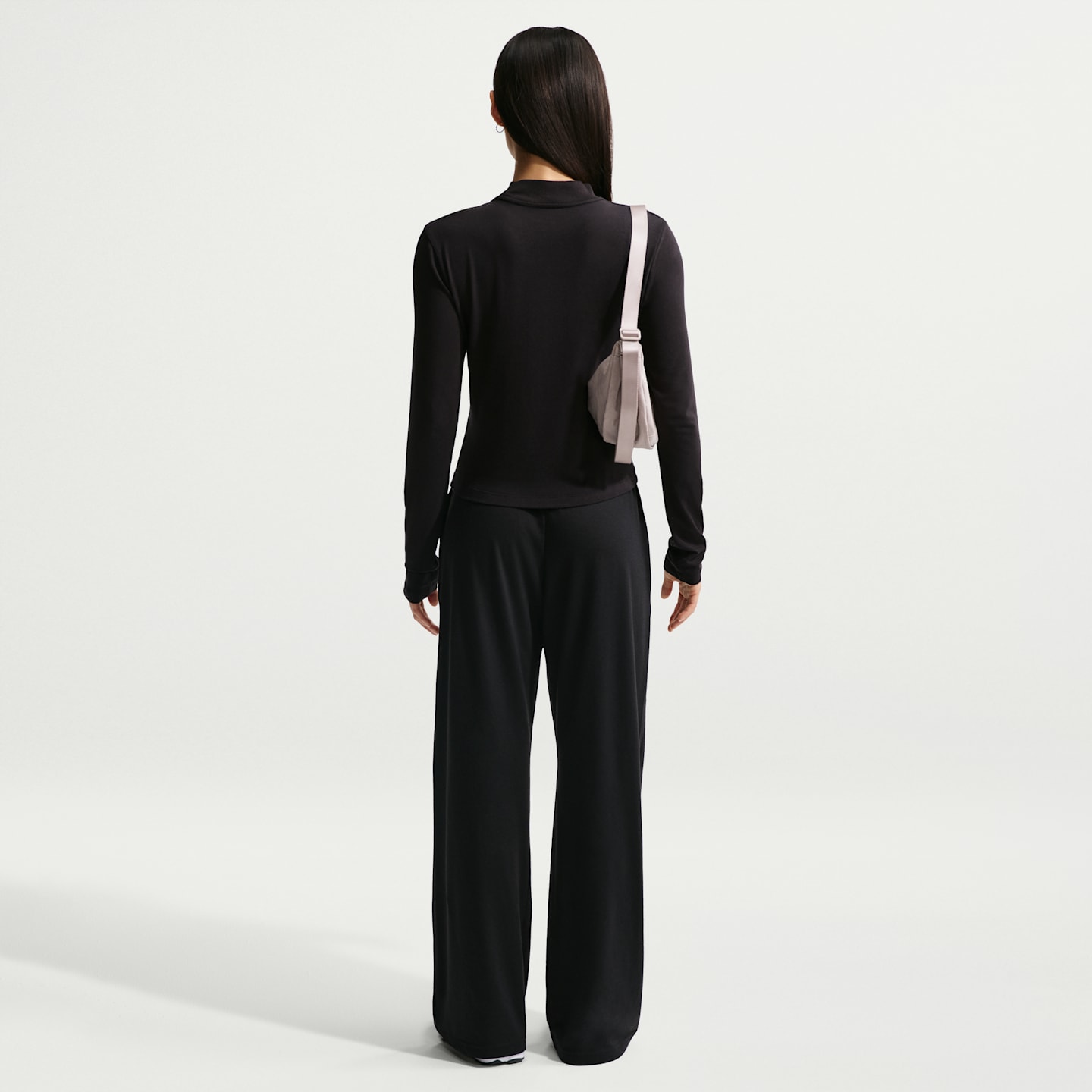 Женские лёгкие брюки Nike Sportswear Chill Knit с открытым низом, большие размеры, цвет: Чёрный / Меловой — фото 5