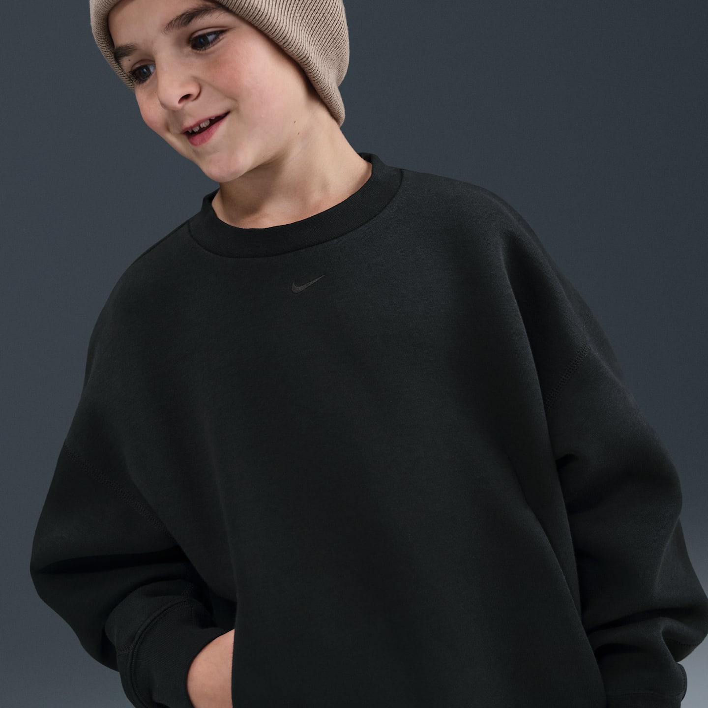 Детский флисовый свитшот для мальчиков Nike Sportswear Tech Fleece оверсайз, цвет: Чёрный — фото 1