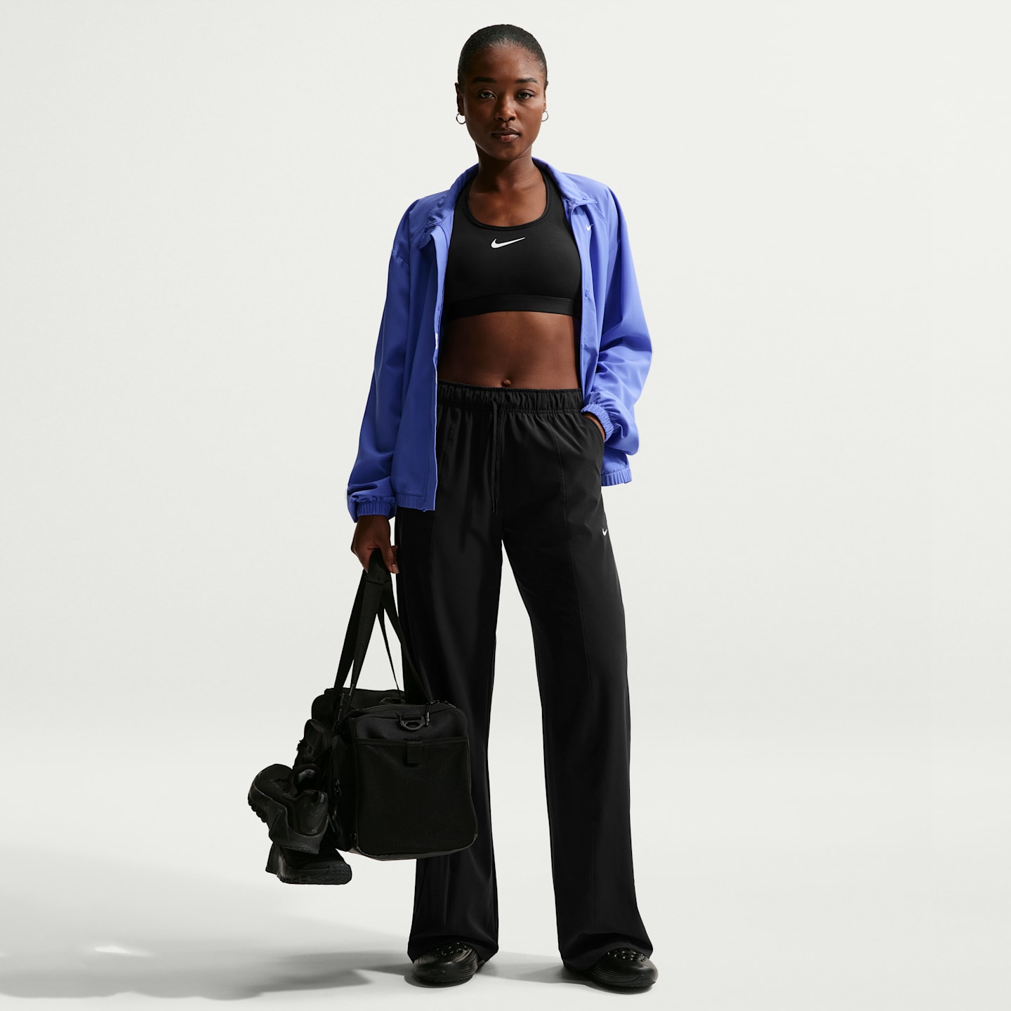 Женские тканые широкие брюки Nike One Dri-FIT, цвет: Чёрный / Белый — фото 1