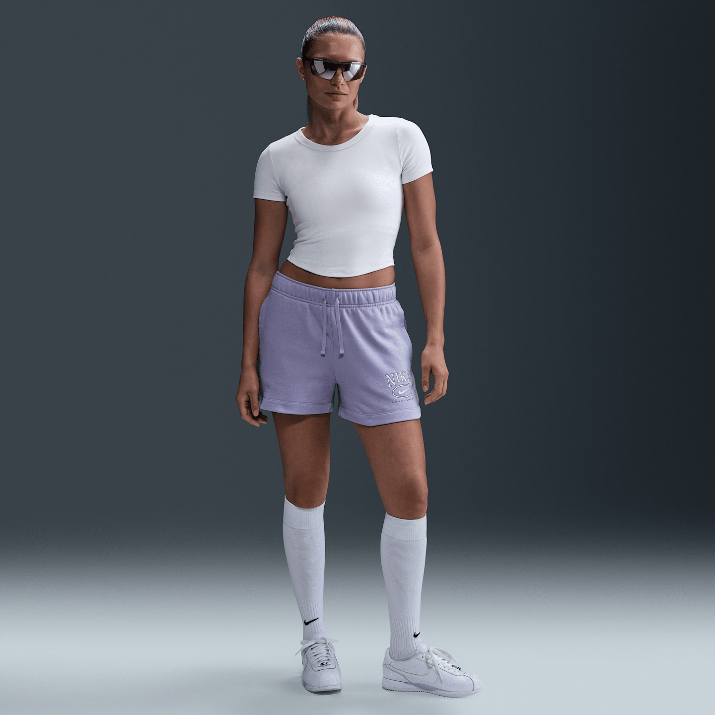 Женские шорты Nike Sportswear Club Fleece 4" со средней посадкой и принтом, цвет: Сиреневый ледяной — фото 1