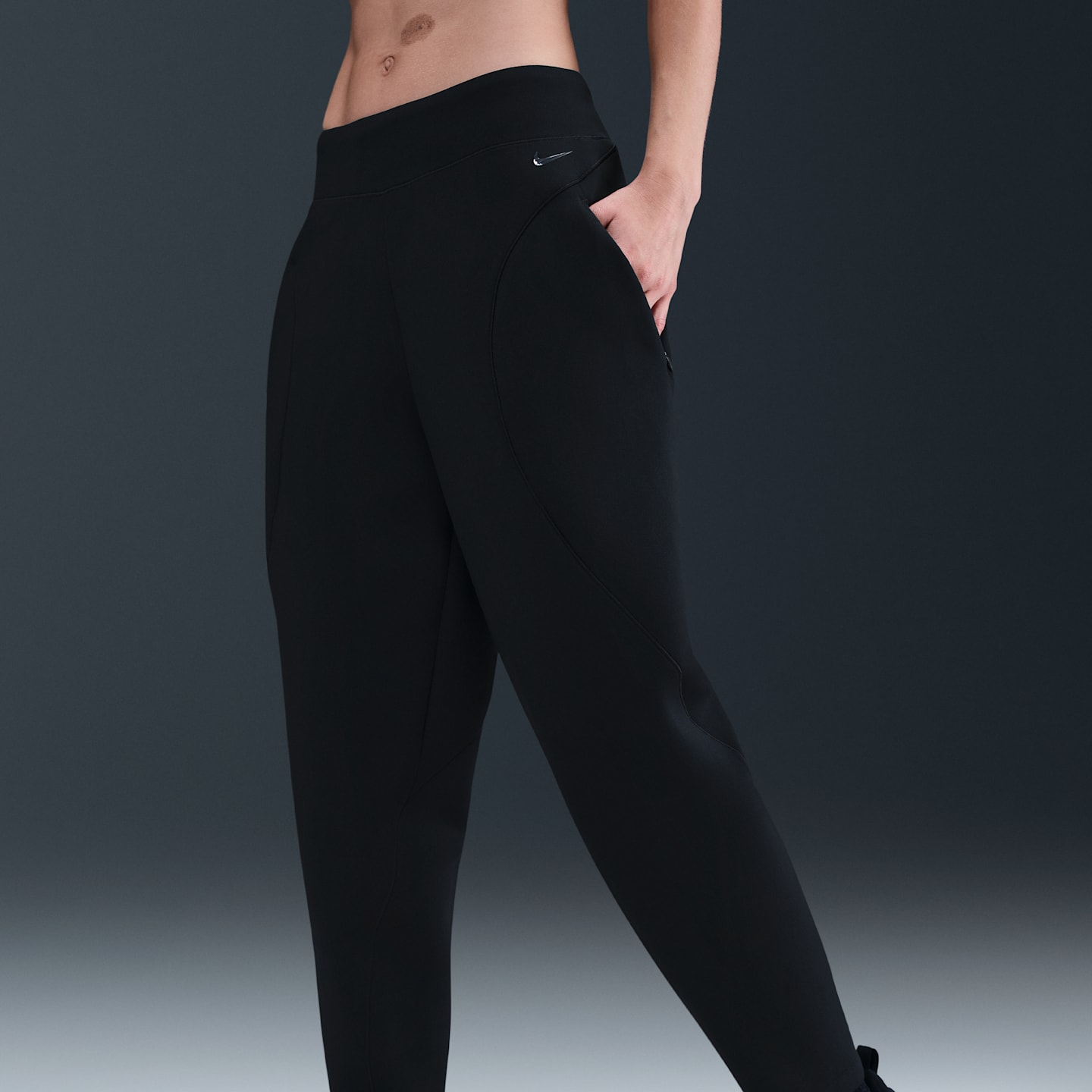 Женские брюки Nike Universa Dri-FIT свободного кроя со средней посадкой, длина 7/8, цвет: Чёрный / Серый — фото 2