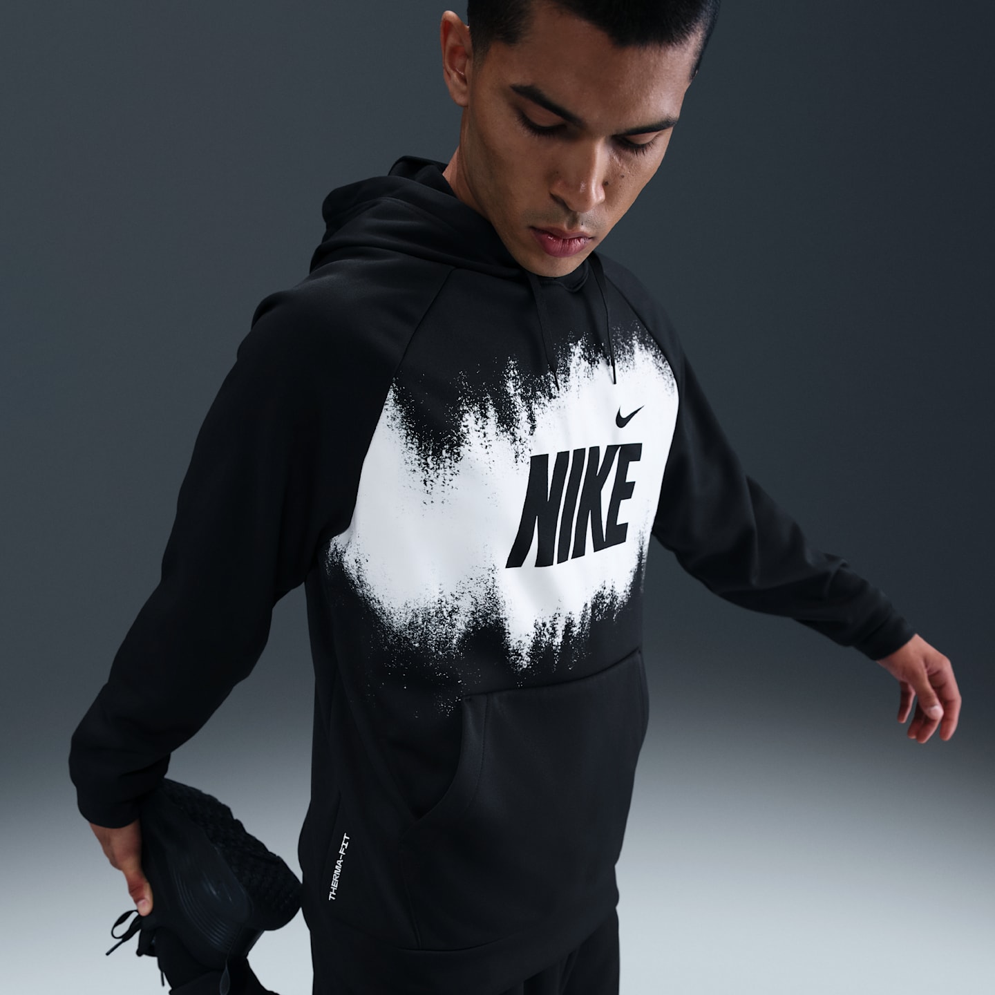 Мужское флисовое худи Nike Therma-FIT, цвет: Чёрный — фото 3