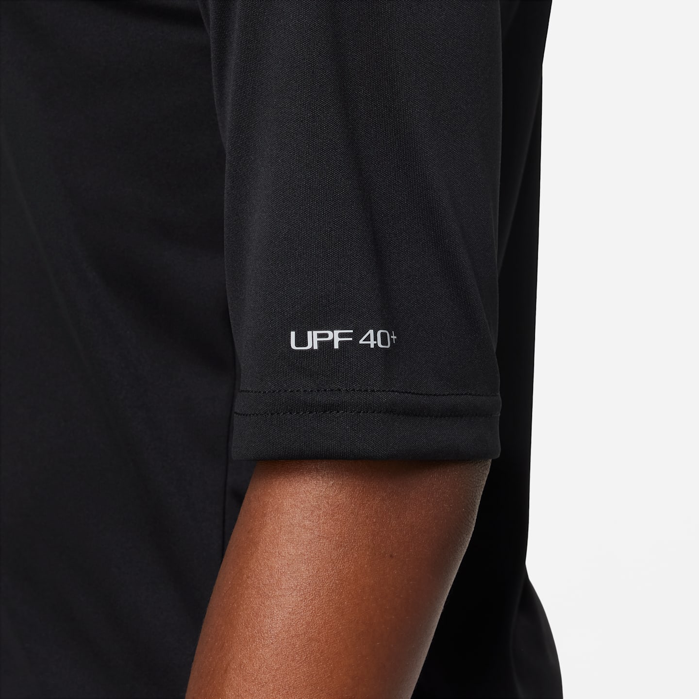 Детская плавательная футболка Nike Swim Hydroguard Essential Dri-FIT UV для мальчиков, цвет: Чёрный — фото 4