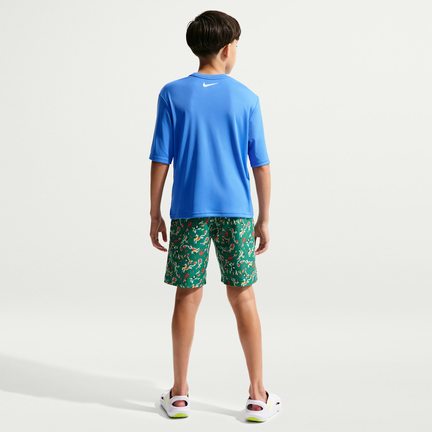 Детская плавательная футболка Nike Swim Hydroguard Dri-FIT UV для мальчиков, цвет: Синий / Белый — фото 5