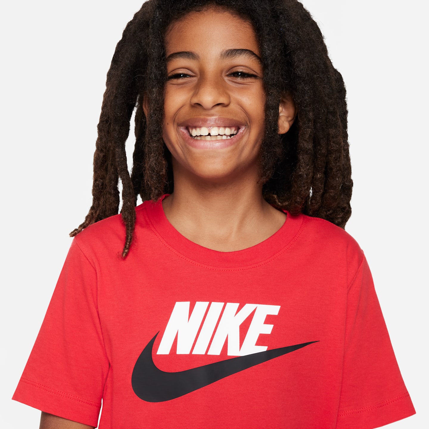 Футболка Nike Sportswear для мальчиков, цвет: Красный / Чёрный — фото 3