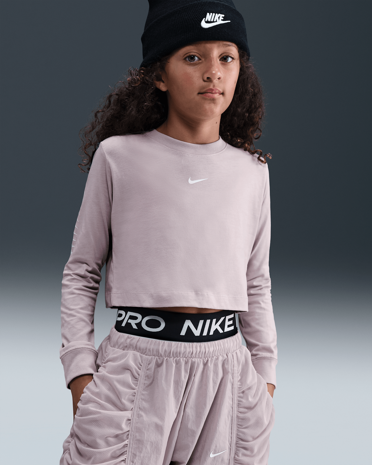 Футболка Nike Sportswear Cropped Long-Sleeve для девочек, цвет: Платиновый фиолетовый — фото 6