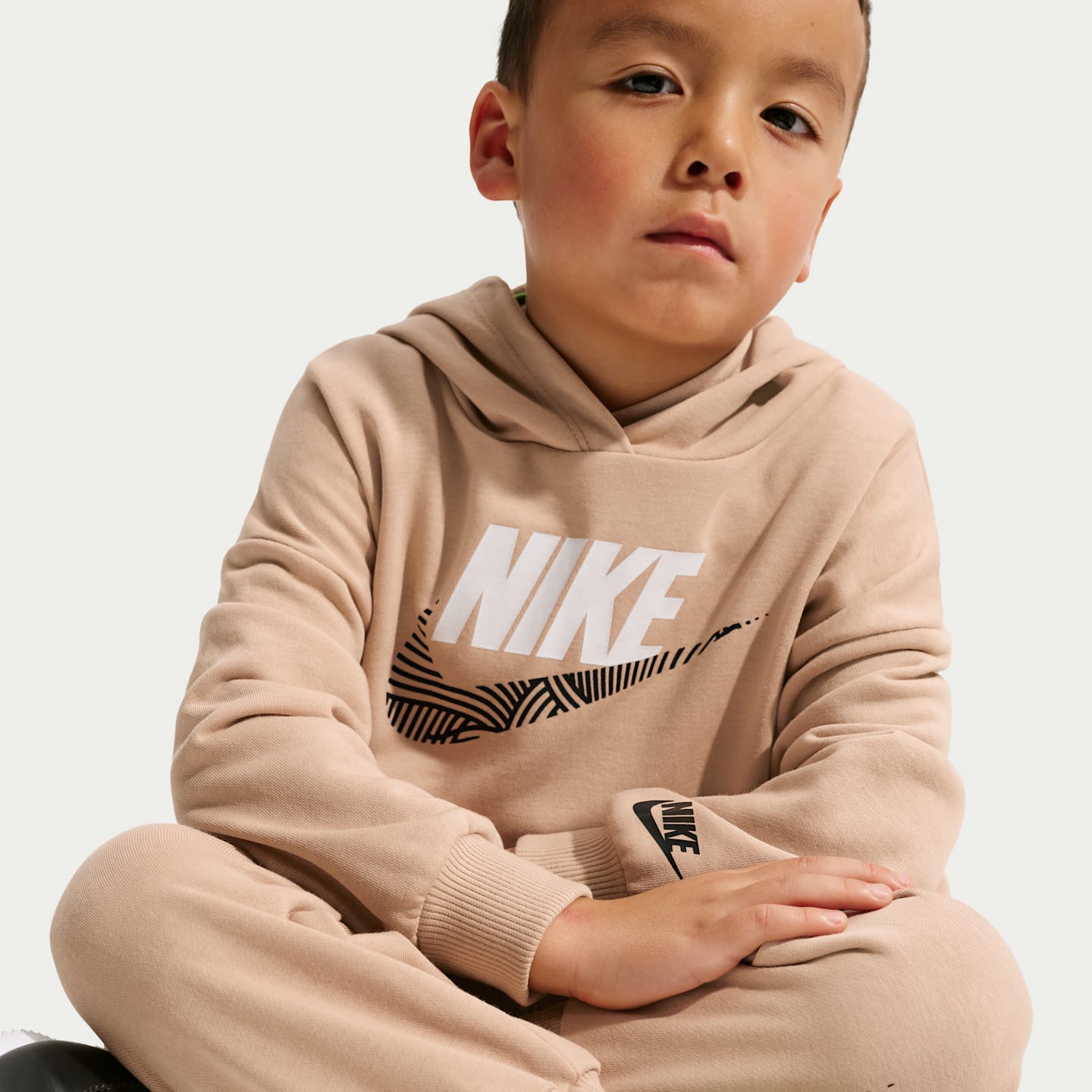 Детские свитеры Nike Sportswear In The Zone 2-Piece Oversized French Terry Pullover Set, цвет: Коричневый — фото 6