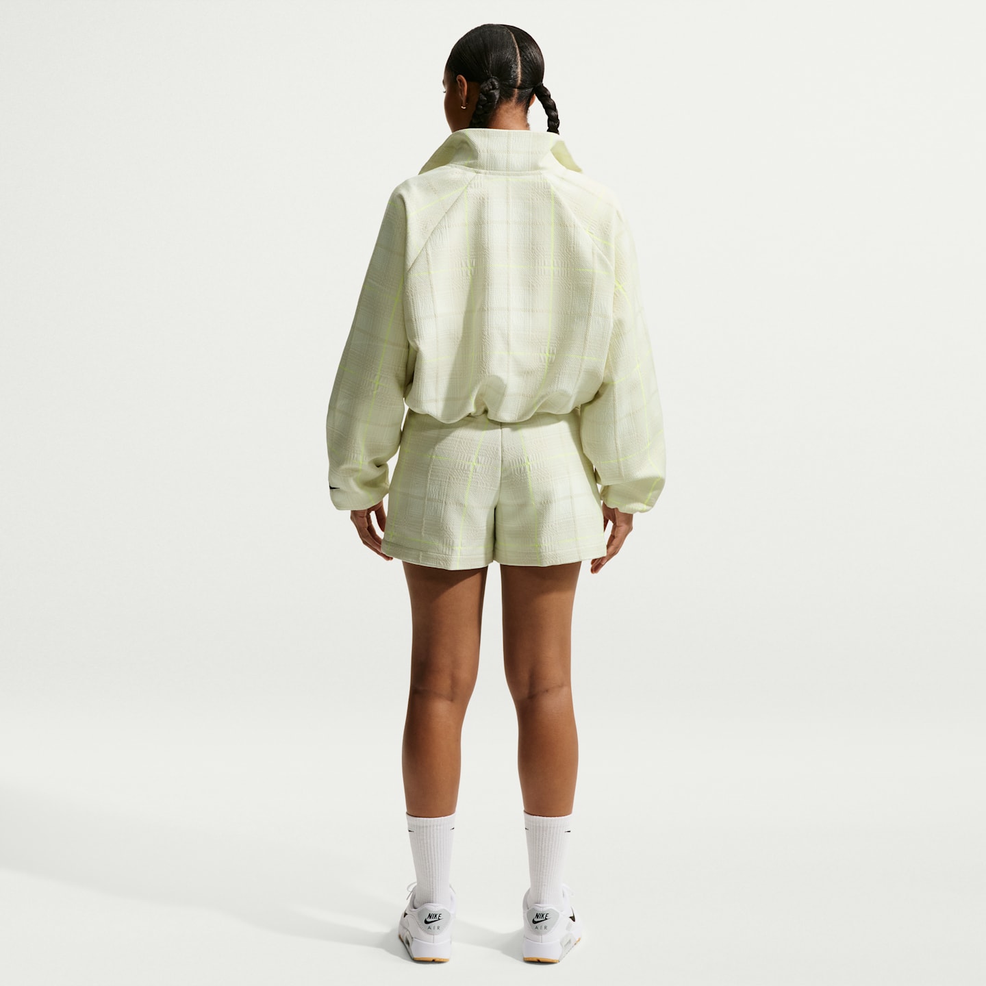 Женские шорты для гольфа Nike в шотландскую клетку, цвет: Молочный / Чёрный — фото 5