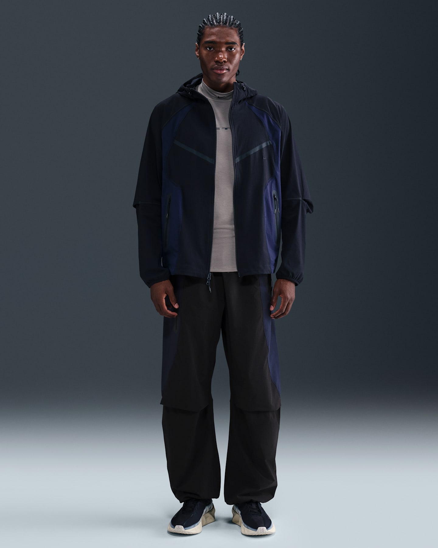 Мужские брюки Nike Tech Dri-FIT Woven оверсайз в стиле колор-блок, цвет: Чёрный / Обсидиановый — фото 7