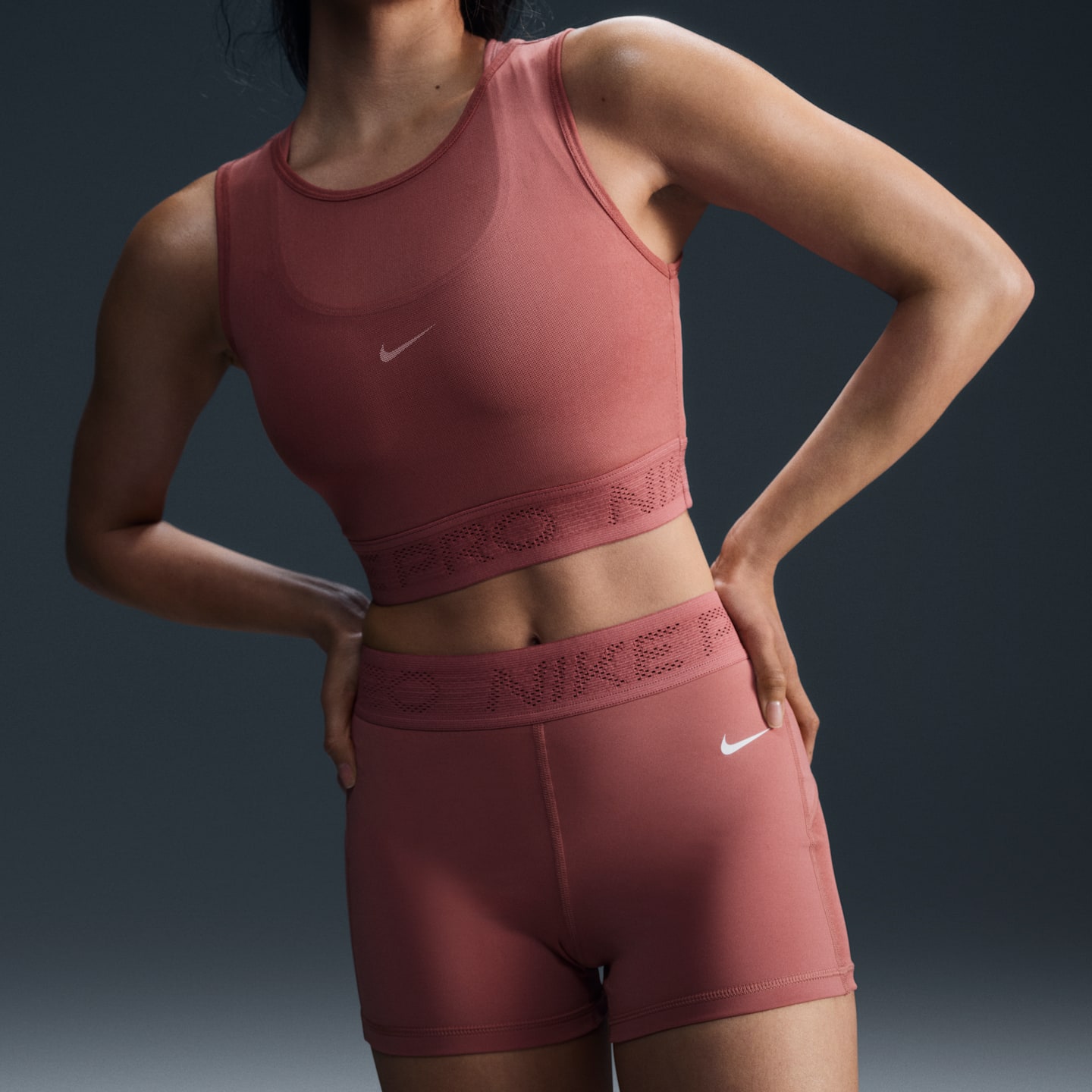 Женские шорты Nike Pro Mid-Rise 3" Mesh-Paneled, цвет: Розовый / Белый — фото 2
