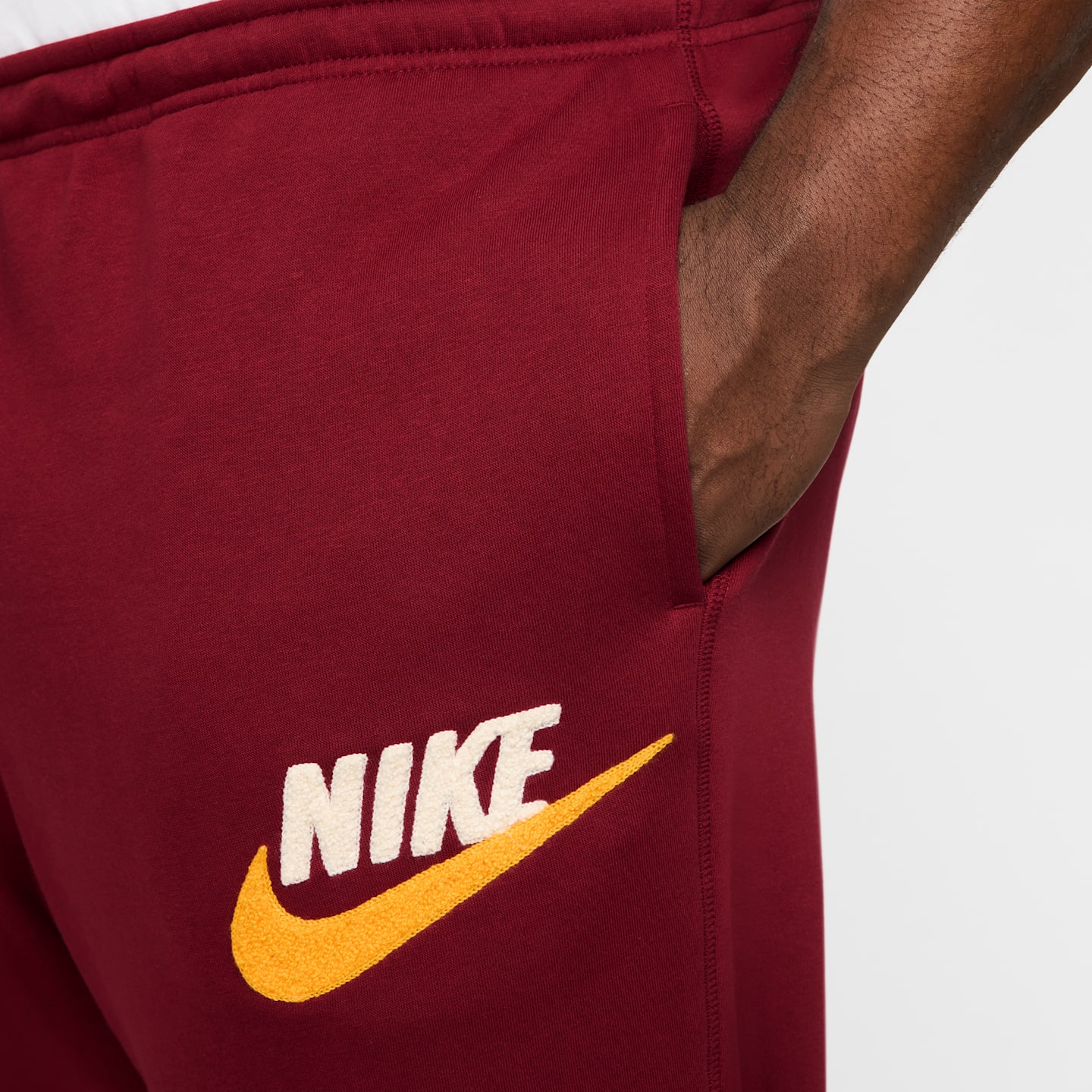 Мужские флисовые джоггеры Nike Club, цвет: Красный — фото 9