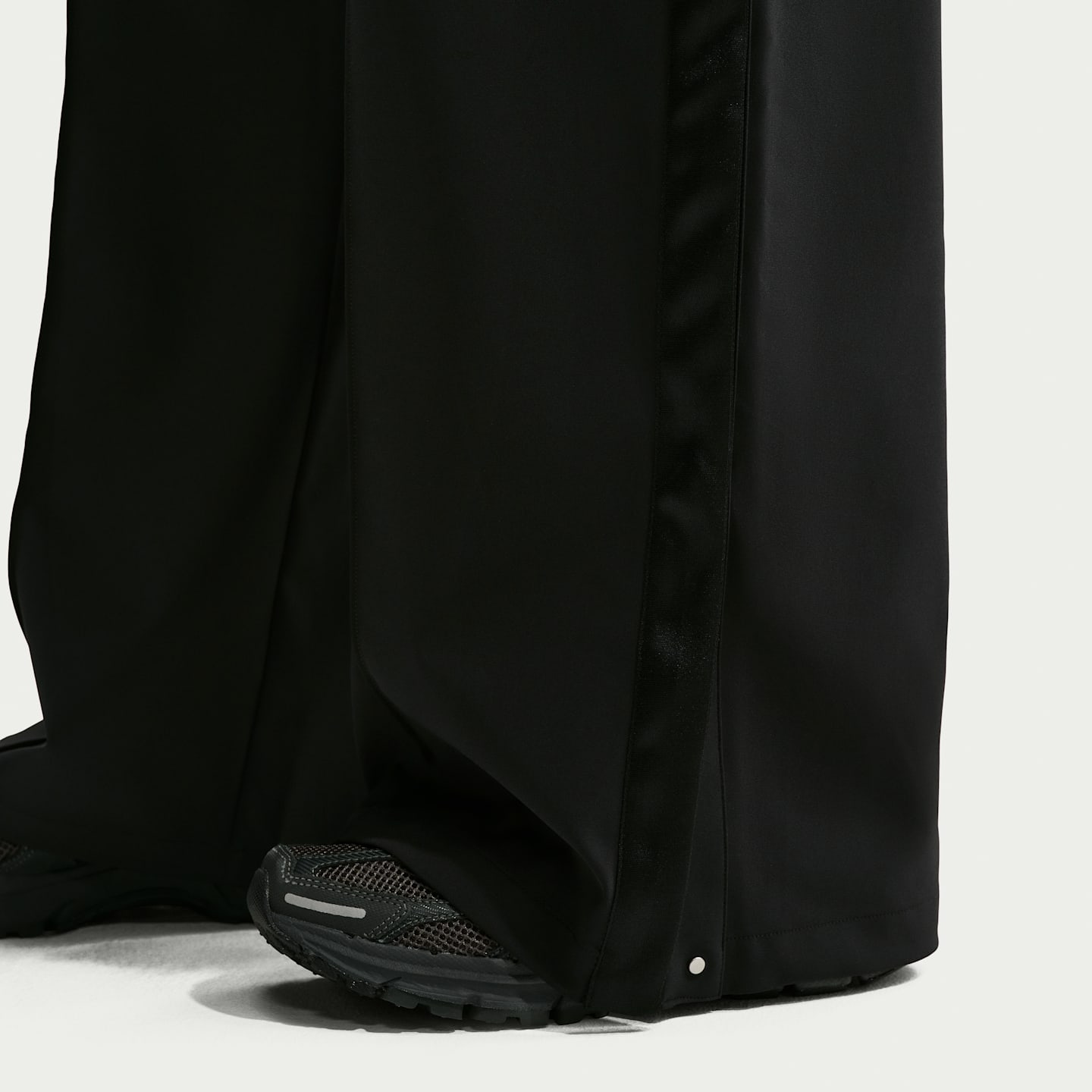 Женские свободные брюки Nike 24.7 PerfectStretch Dri-FIT с высокой посадкой, цвет: Чёрный / Серый — фото 6