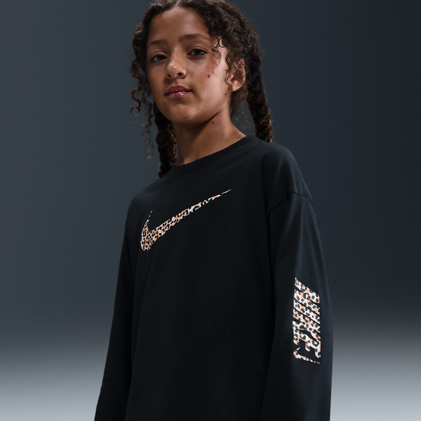 Футболка Nike Sportswear Long-Sleeve для девочек, цвет: Чёрный — фото 1