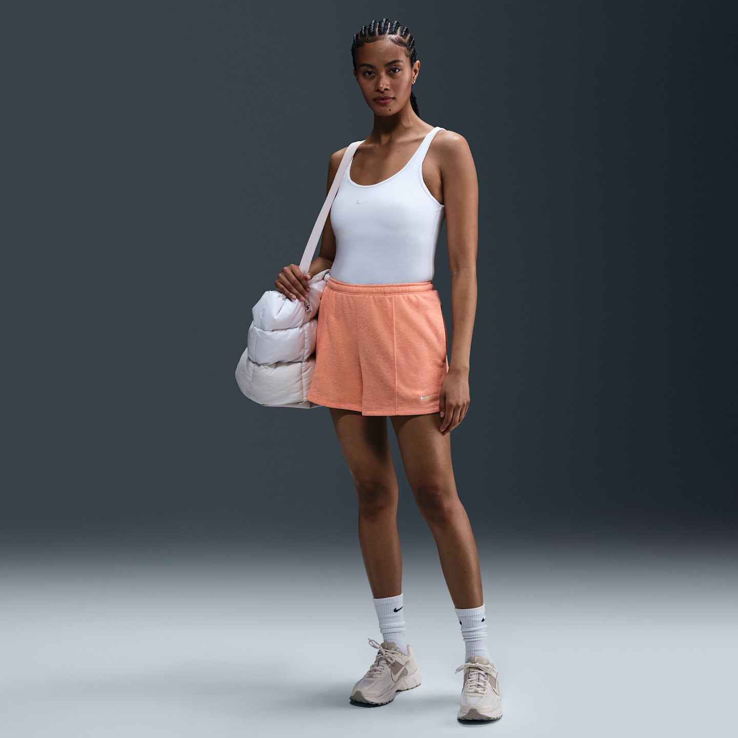 Женские шорты Nike Sportswear Chill Terry 4" из френч терри со средней посадкой, цвет: Абрикосовый / Меланжевый — фото 1