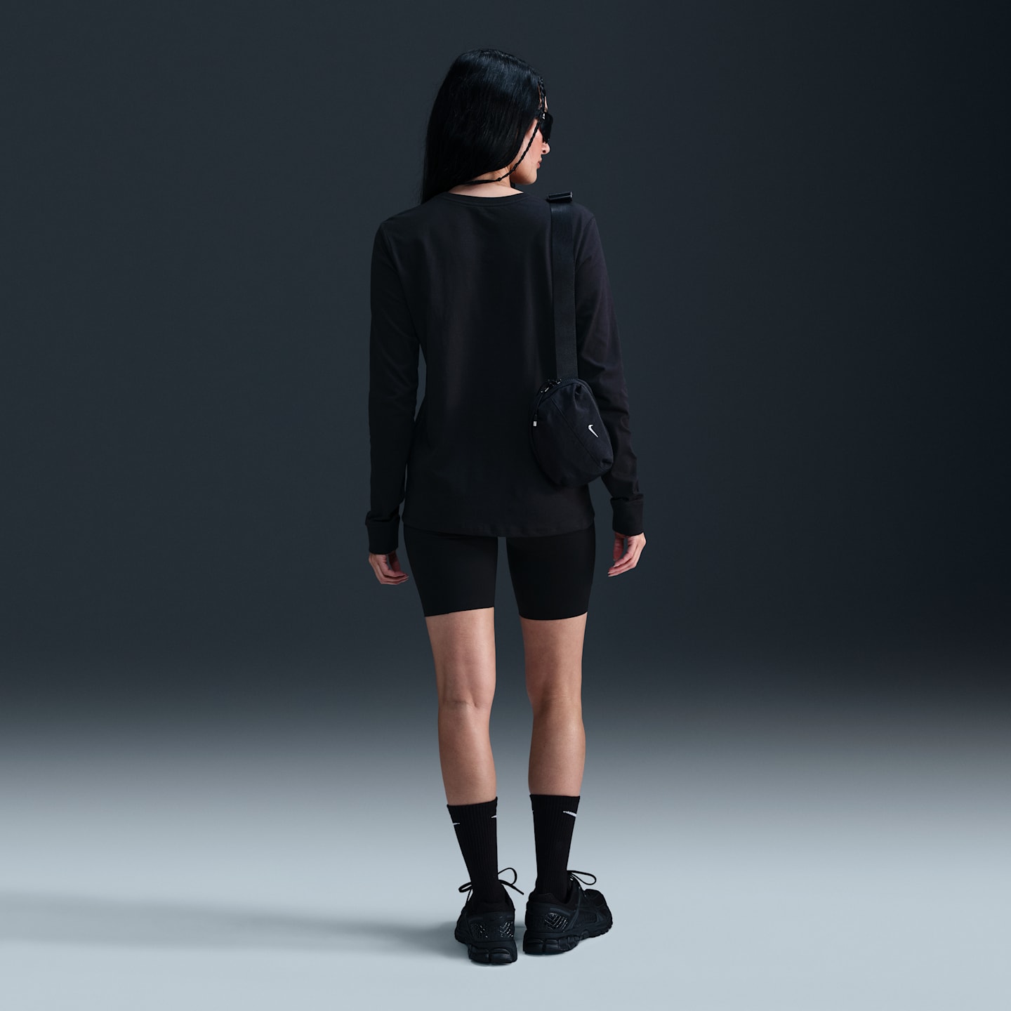 Женская футболка Nike Sportswear Club Long-Sleeve, цвет: Чёрный / Белый — фото 5