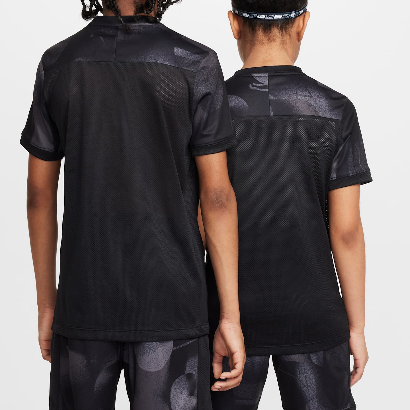 Детский футбольный топ с коротким рукавом Nike Academy+ Dri-FIT, цвет: Тёмный серый / Чёрный — фото 6
