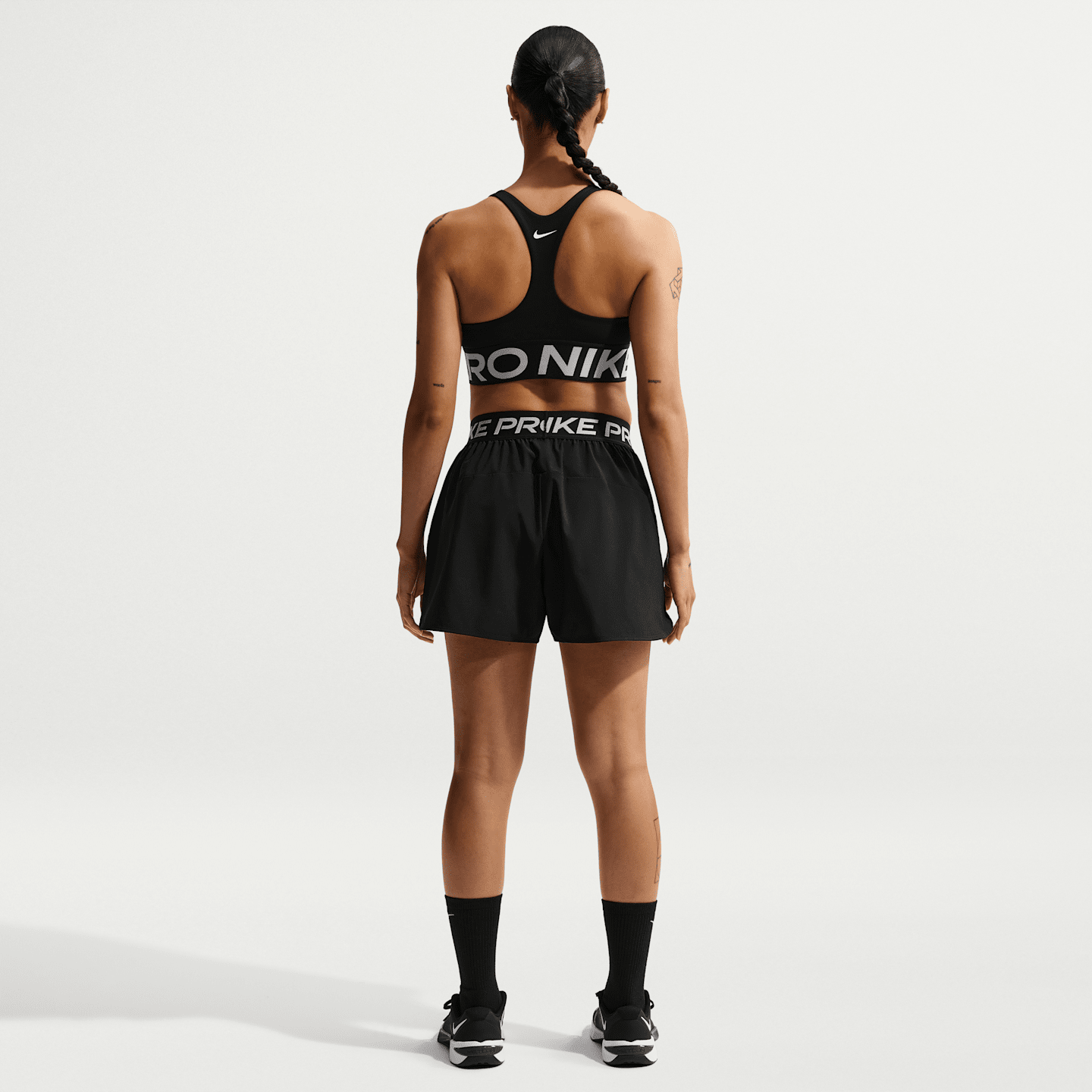 Женские тканые шорты Nike Pro Dri-FIT 3" со средней посадкой и встроенными брифами, цвет: Чёрный / Белый — фото 5