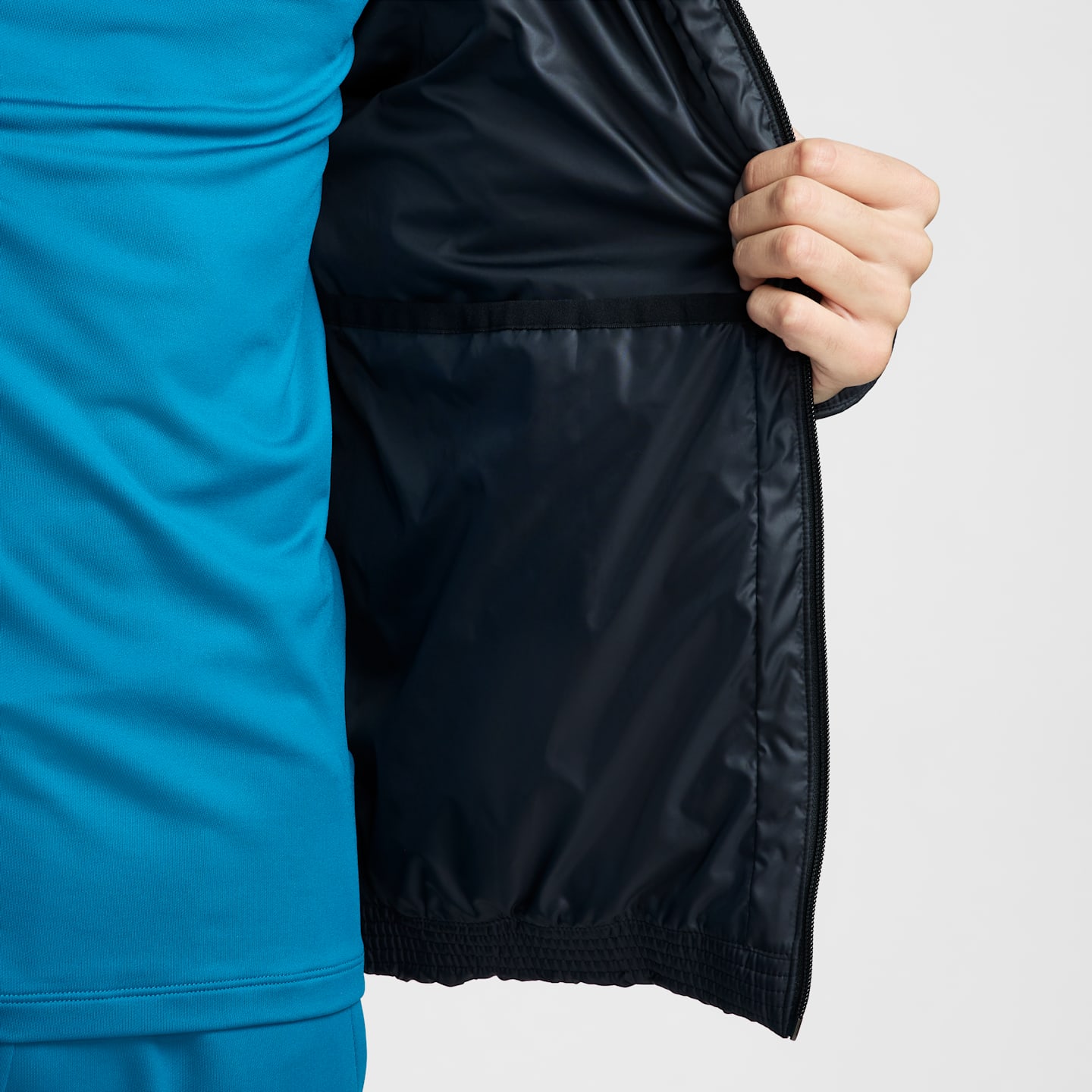 Мужская футбольная куртка Nike Academy Pro 24 Fall Therma-FIT, цвет: Чёрный / Белый — фото 7