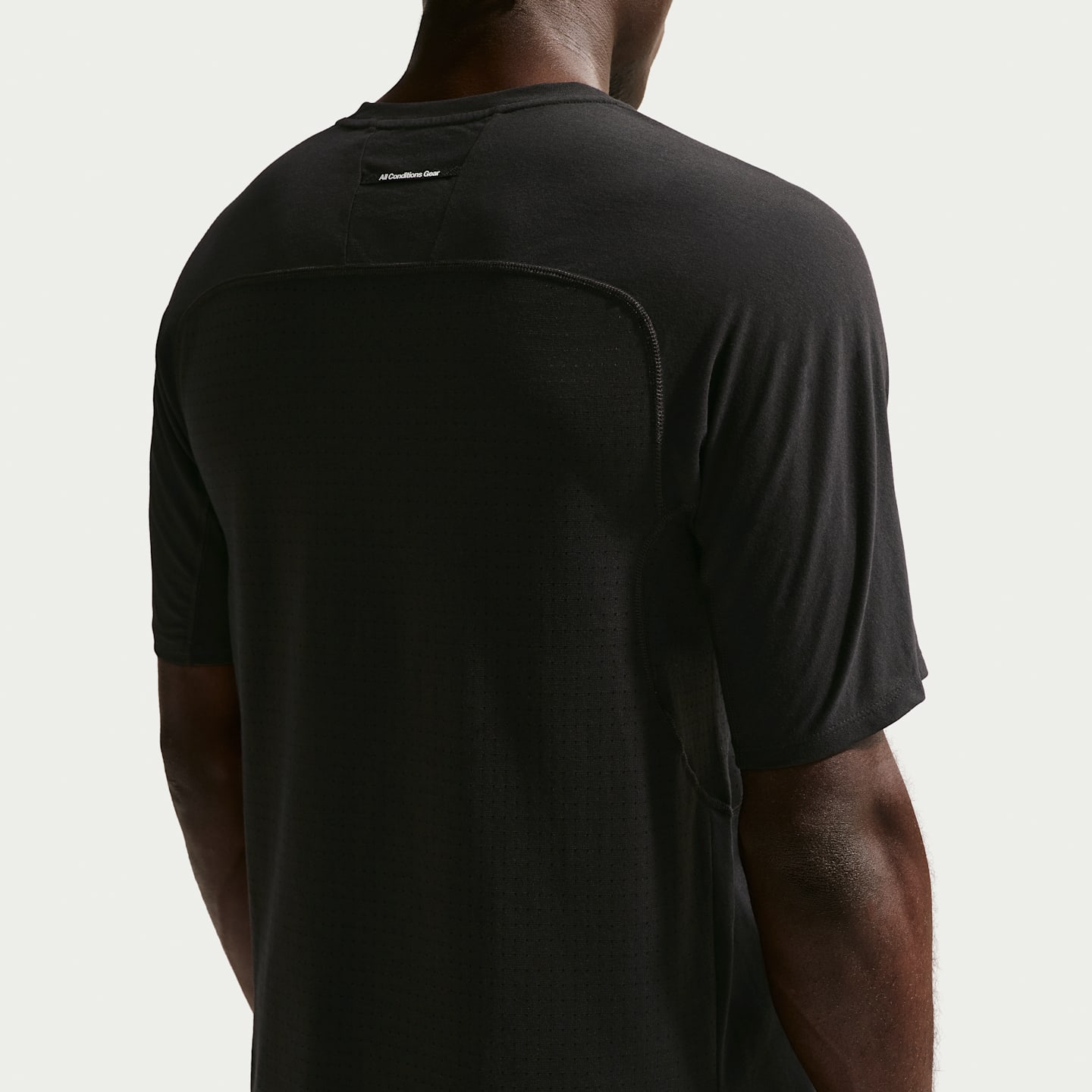 Мужской топ Nike ACG "Solar Chase" Dri-FIT ADV, цвет: Чёрный / Снежный белый — фото 2