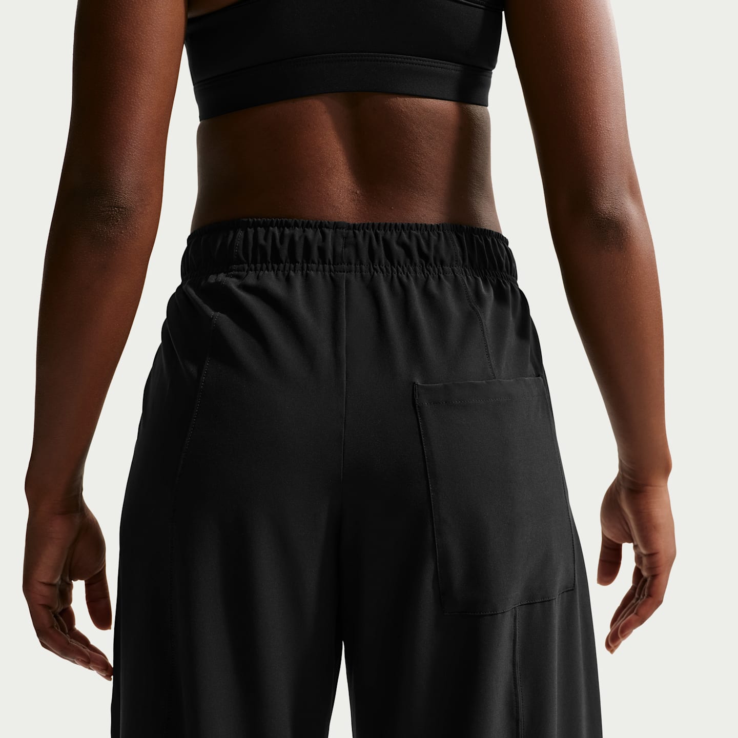Женские тканые широкие брюки Nike One Dri-FIT, цвет: Чёрный / Белый — фото 3
