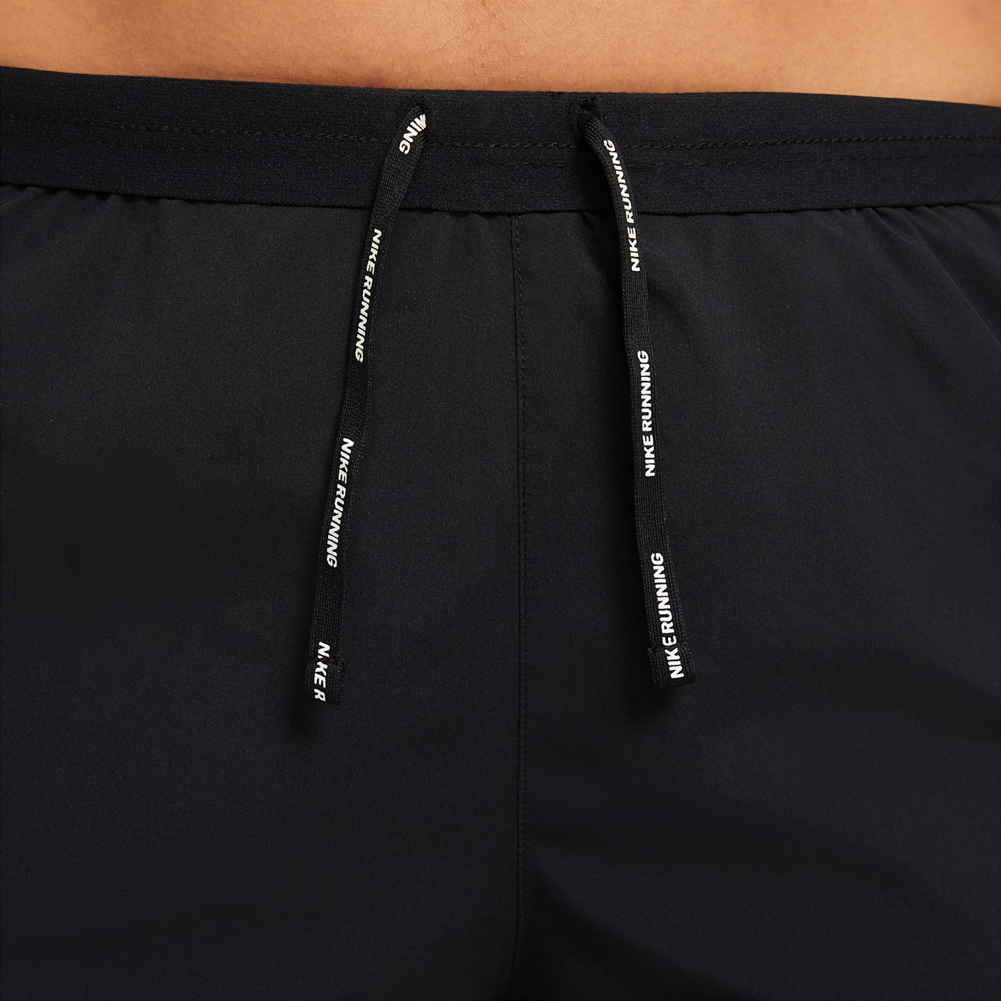 Женские беговые шорты Nike Tempo Luxe, цвет: Чёрный — фото 4