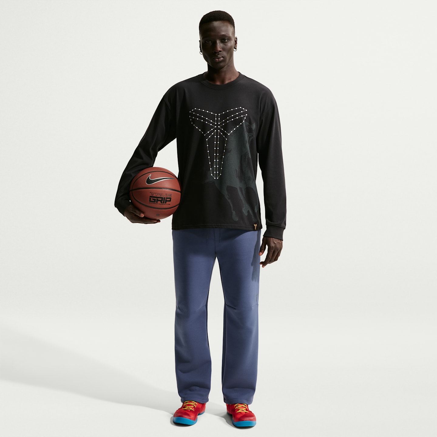 Мужская баскетбольная футболка Nike Kobe Dri-FIT с длинным рукавом, цвет: Чёрный — фото 4