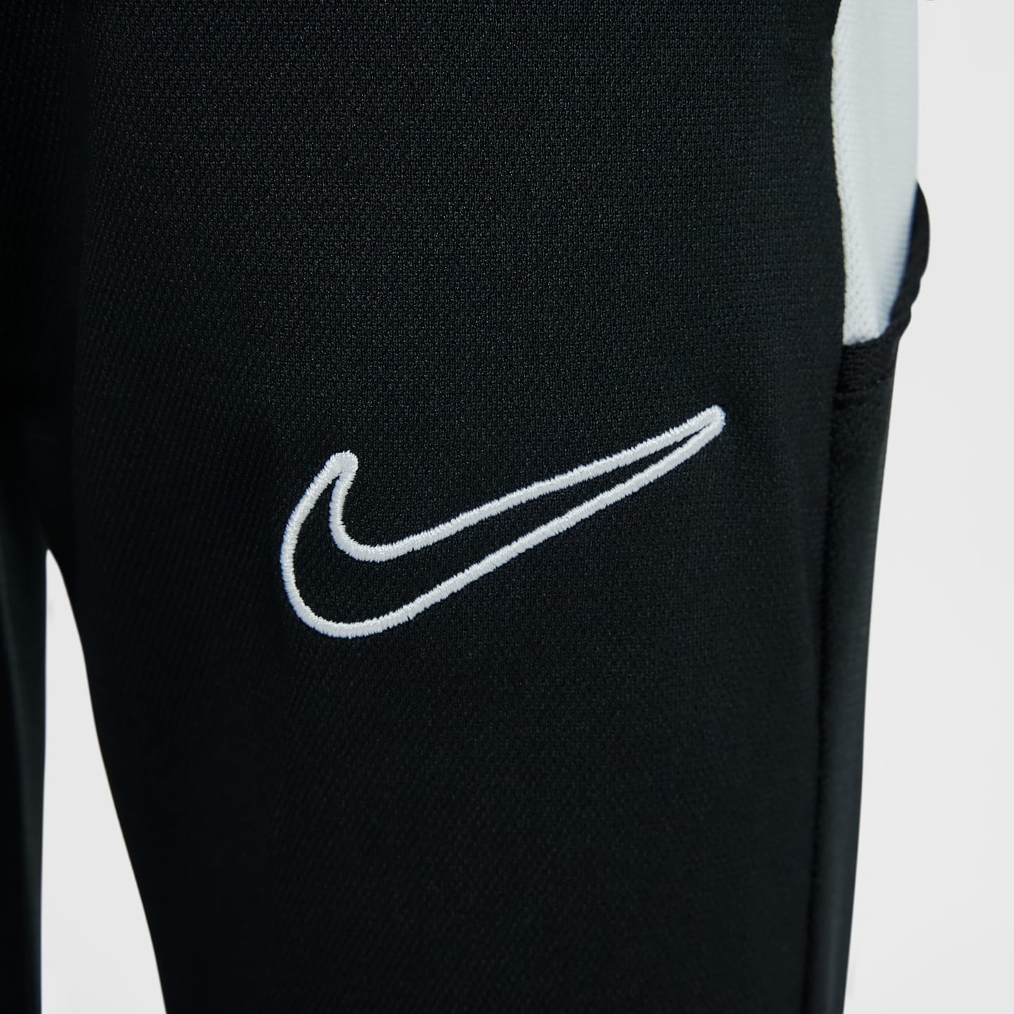 Детские комплекты Nike Academy Dri-FIT Soccer Tracksuit, цвет: Чёрный / Белый — фото 10