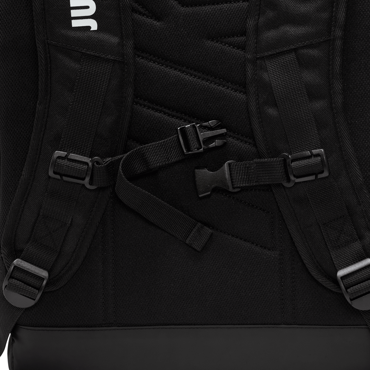 Водоотталкивающий рюкзак Nike Swim Repel, 35 л, цвет: Чёрный — фото 12