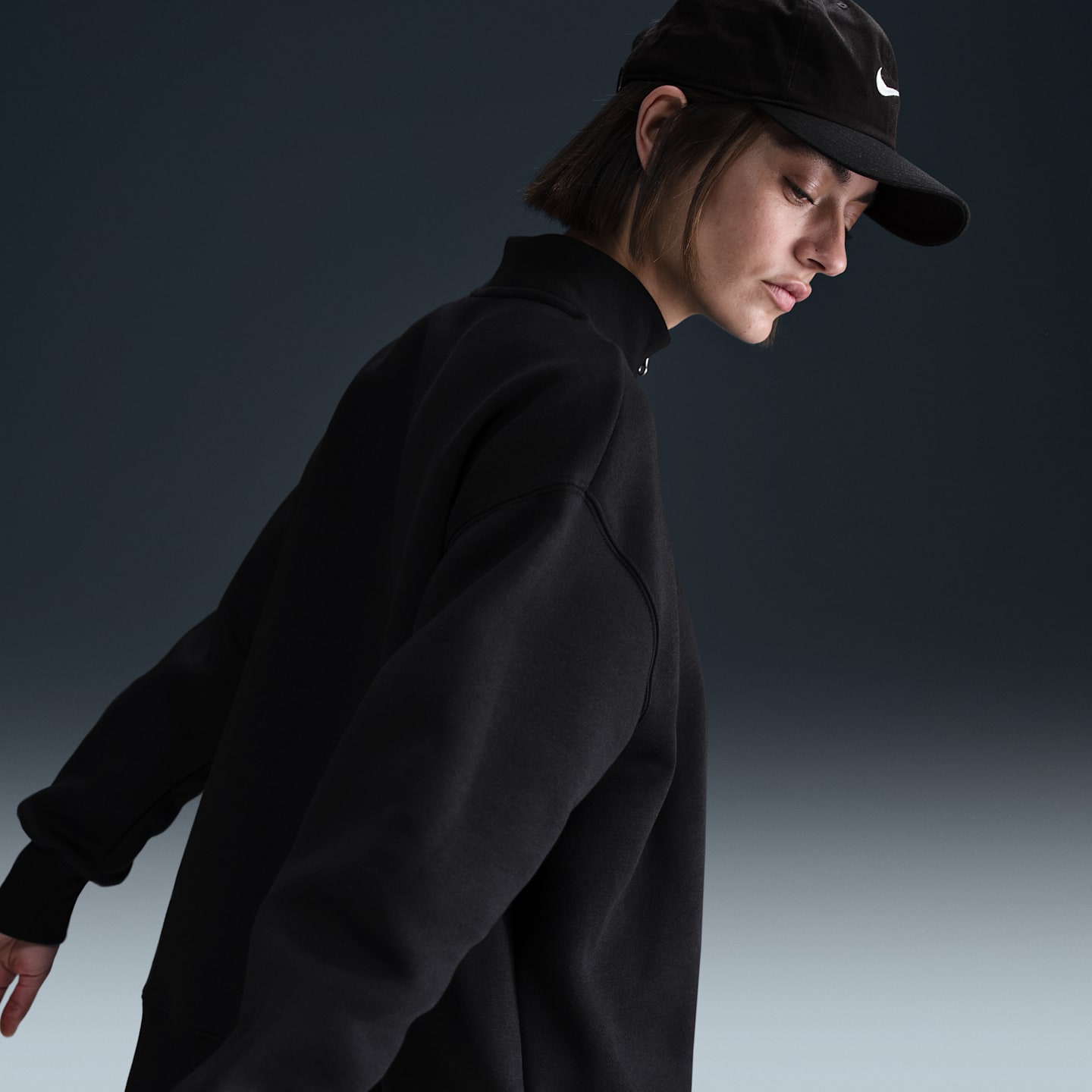 Женская толстовка Nike Sportswear Phoenix Fleece Oversized 1/4-Zip Long, цвет: Чёрный / Молочный — фото 2
