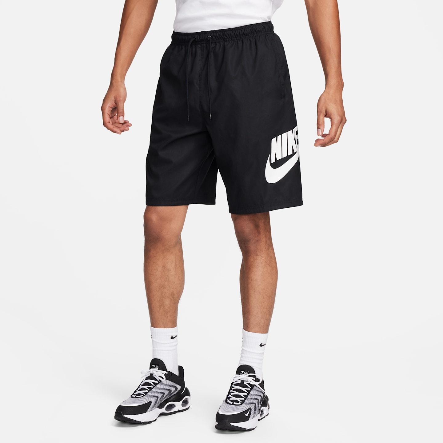 Мужские тканые шорты Nike Club, цвет: Чёрный / Белый — фото 1