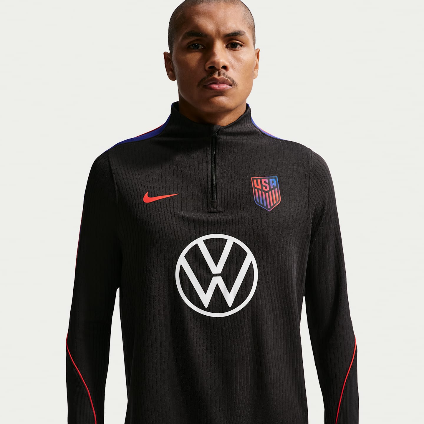 Мужской топ Nike Usmnt Strike Elite Dri-FIT ADV Soccer Knit Drill Top, цвет: Чёрный / Королевский синий — фото 1