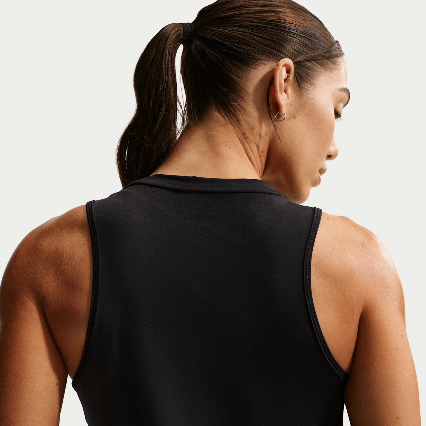 Женская майка Nike One Classic Dri-FIT, большие размеры, цвет: Чёрный / Белый — фото 2