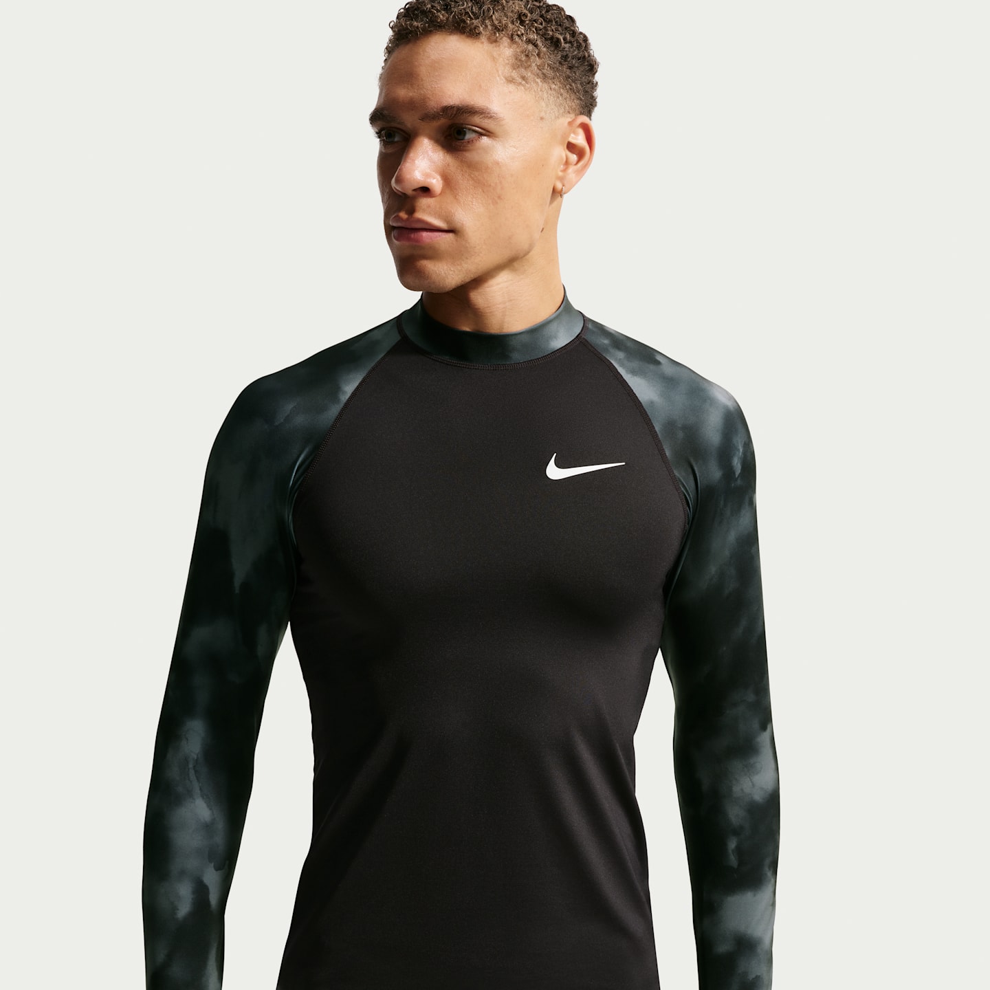 Мужской рашгард Nike Swim Whitewater с длинным рукавом, цвет: Чёрный — фото 1