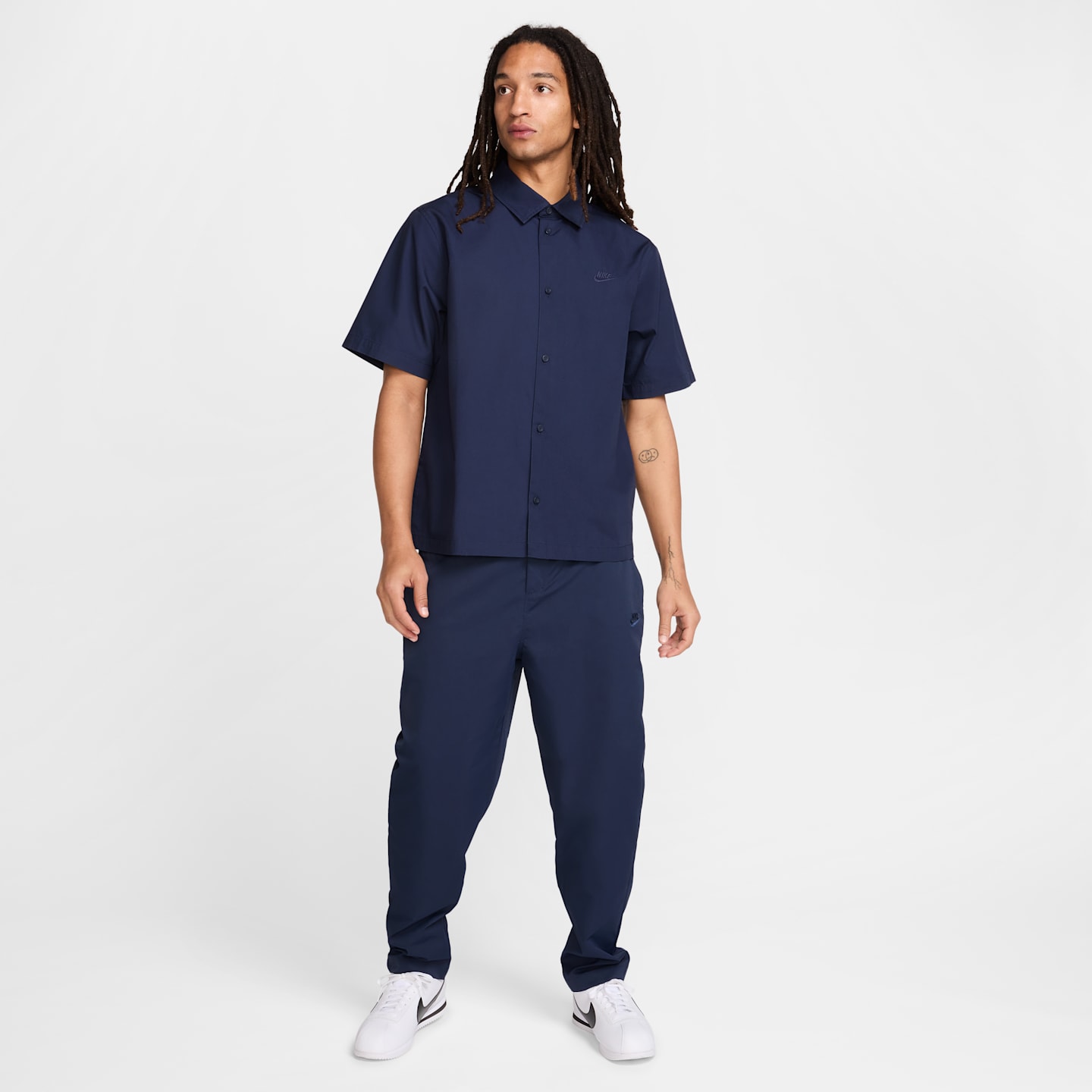 Мужская рубашка на пуговицах с коротким рукавом Nike Club, цвет: Обсидиановый — фото 6