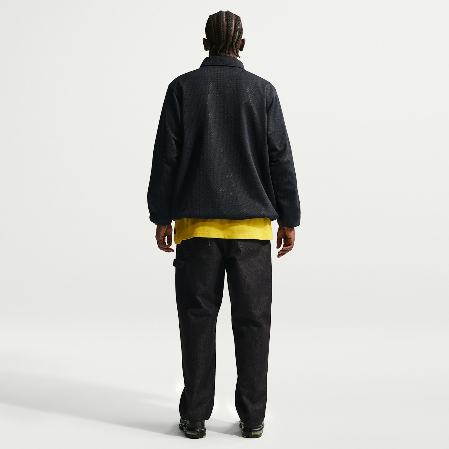 Мужская куртка-ветровка Nike Sportswear Club Coaches, цвет: Чёрный / Кварцевый — фото 5