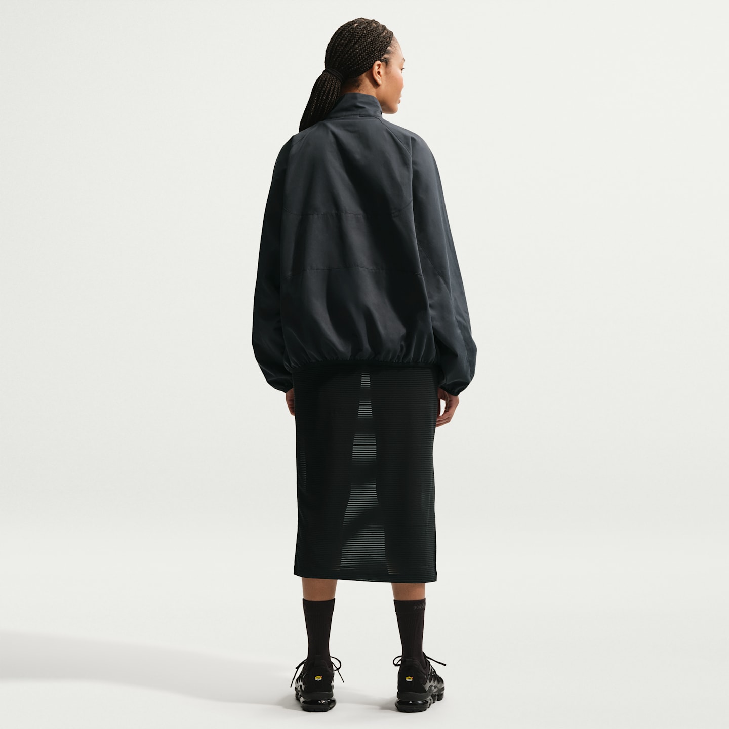 Женская куртка Nike Sportswear оверсайз на молнии 1/4, цвет: Чёрный / Меловой — фото 5