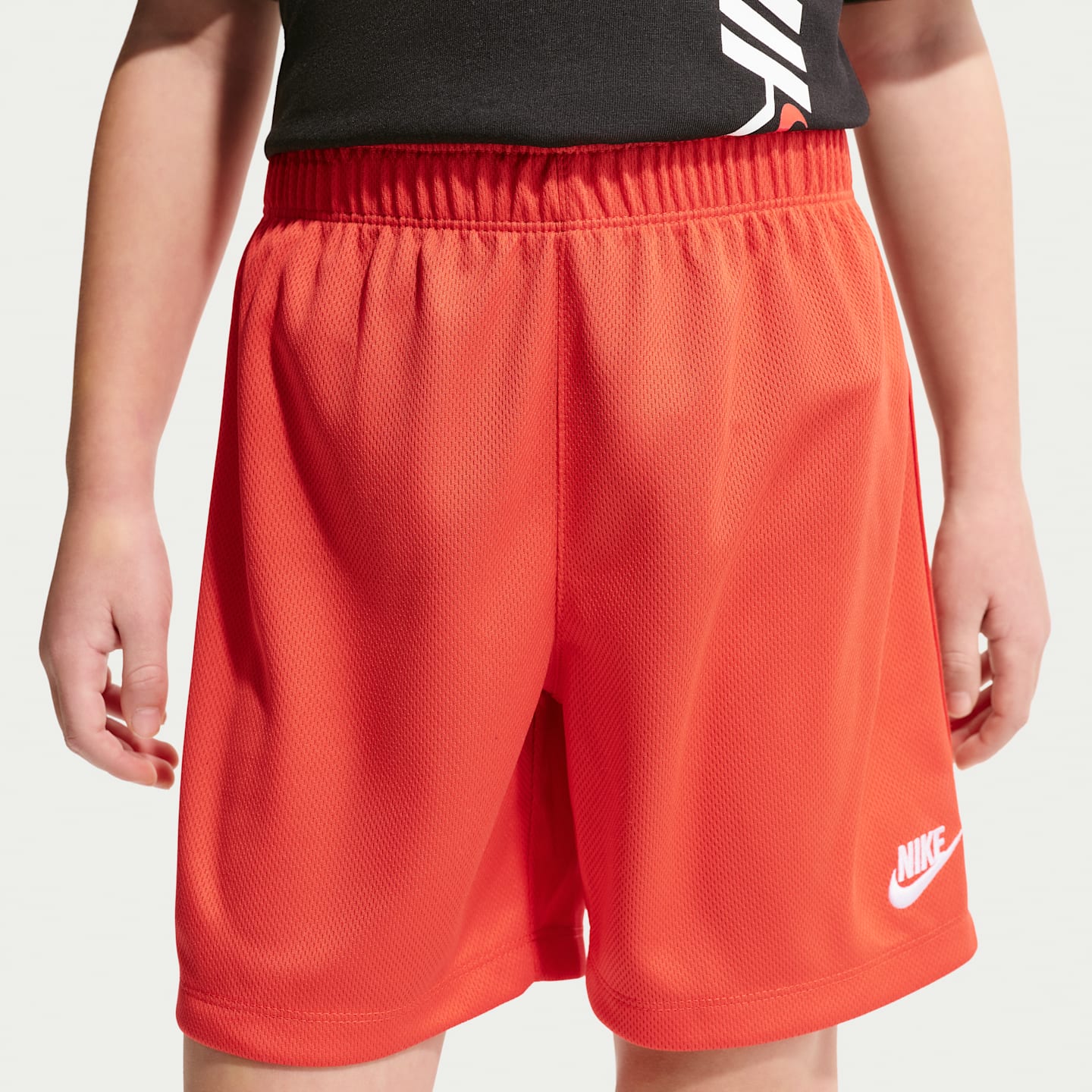 Детский комплект Nike Sportswear Victory Lap из 2 предметов с сетчатыми шортами, цвет: Красный — фото 4