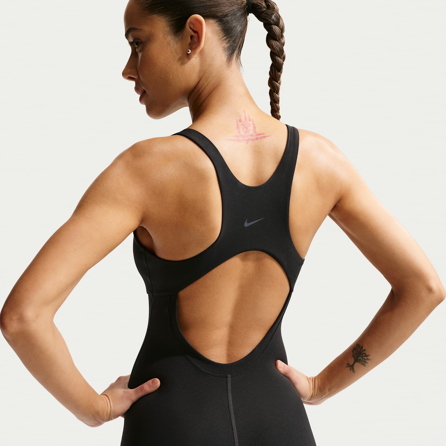 Женское длинное боди Nike Zenvy Dri-FIT, цвет: Чёрный / Холодный серый — фото 3