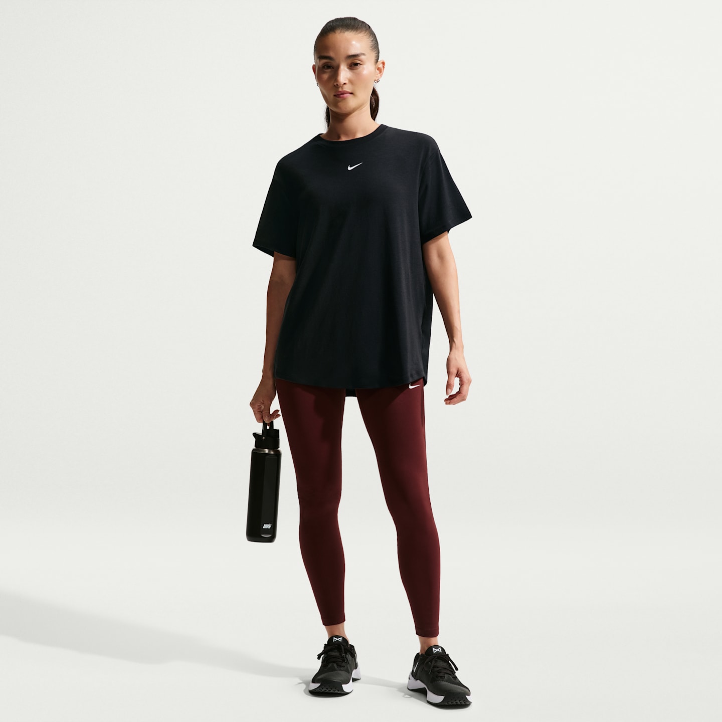 Женский топ Nike One Relaxed Dri-FIT с коротким рукавом, цвет: Чёрный / Белый — фото 4