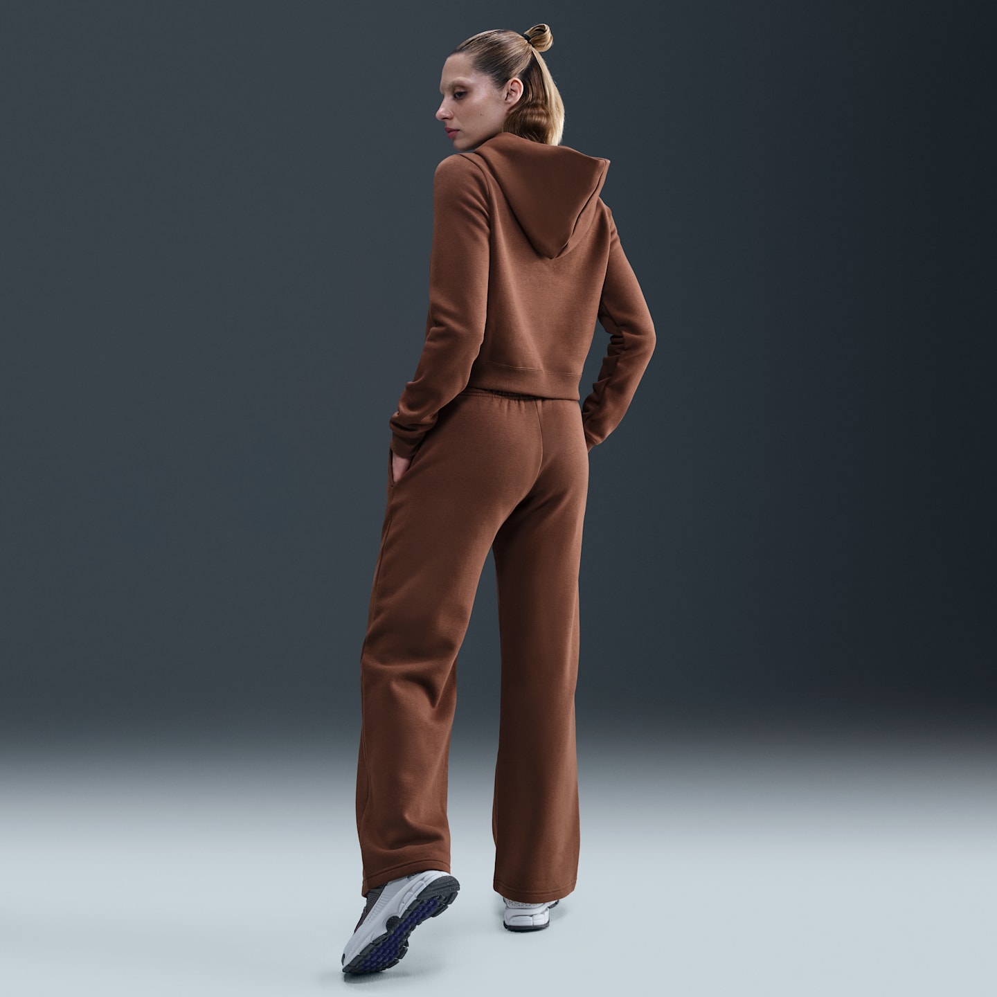 Женские брюки Nike Sportswear Phoenix Fleece Straight-Leg Sweatpants, цвет: Коричневый — фото 4