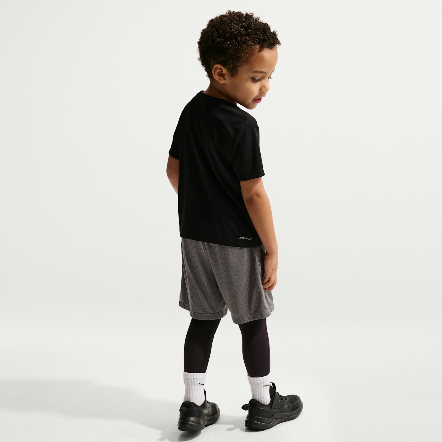 Детская футболка Nike Dri-FIT Trophy Jersey, цвет: Чёрный — фото 5