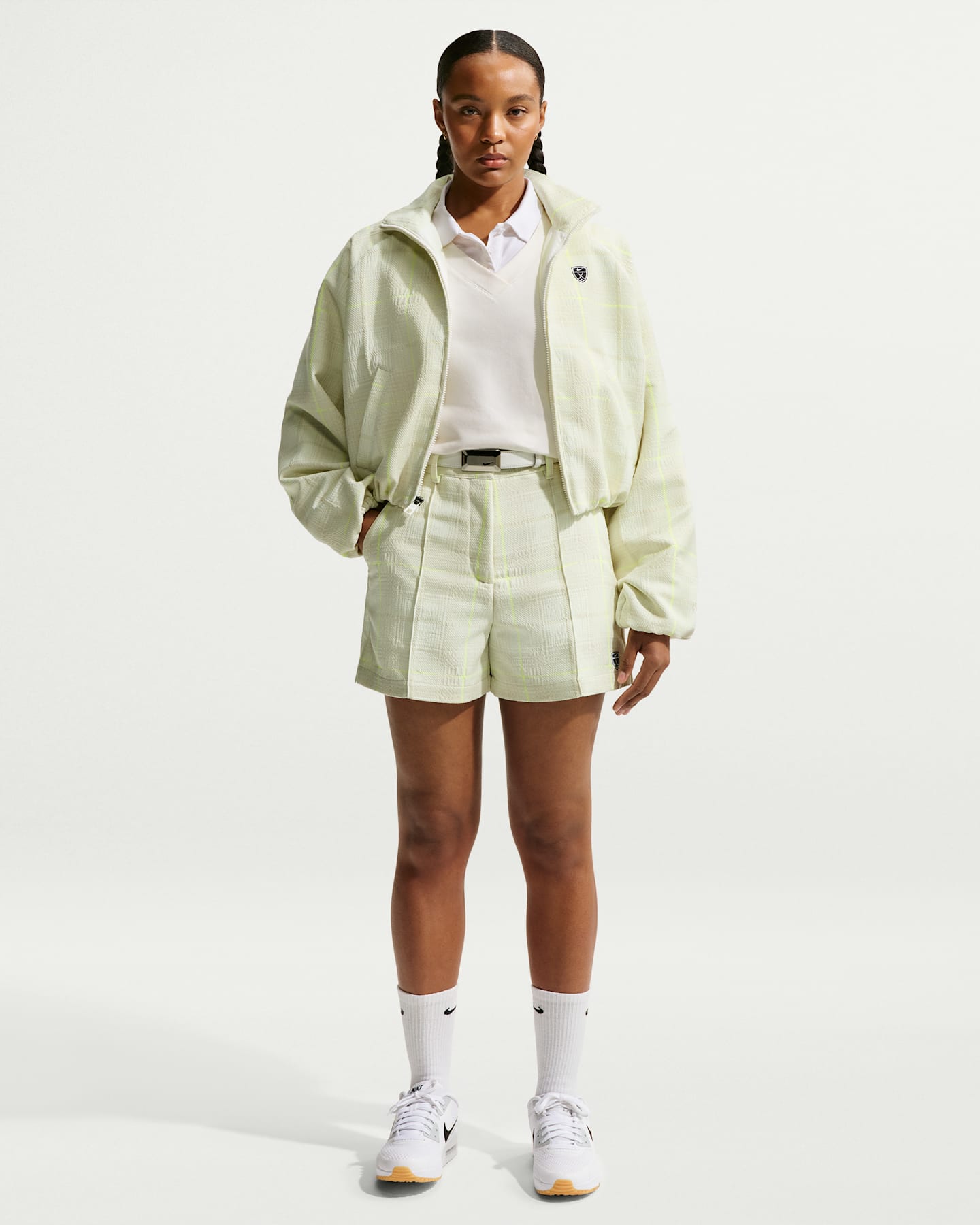 Женские шорты для гольфа Nike в шотландскую клетку, цвет: Молочный / Чёрный — фото 7