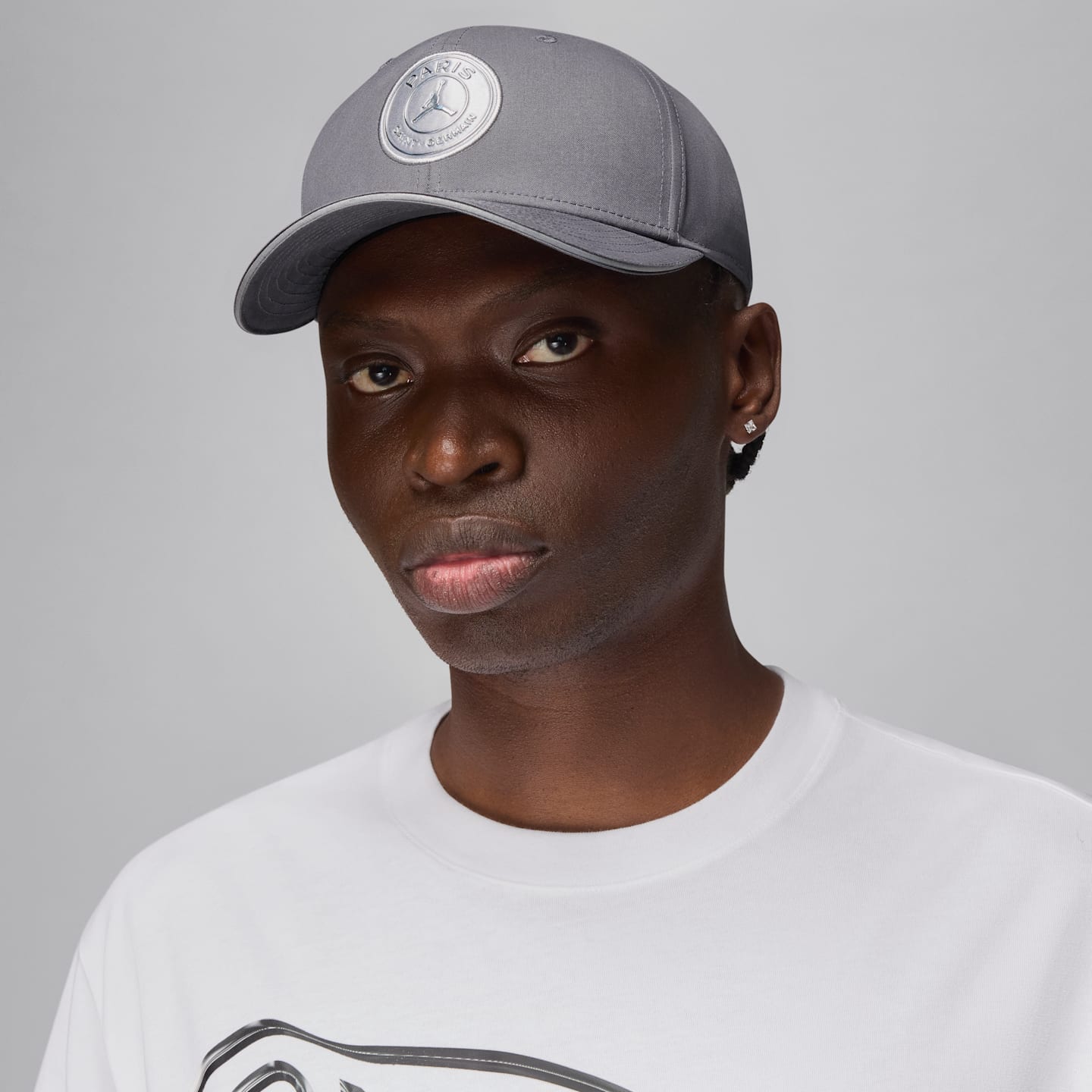 Структурированная кепка Nike Paris Saint-Germain Rise, цвет: Графитовый / Серебристый — фото 1