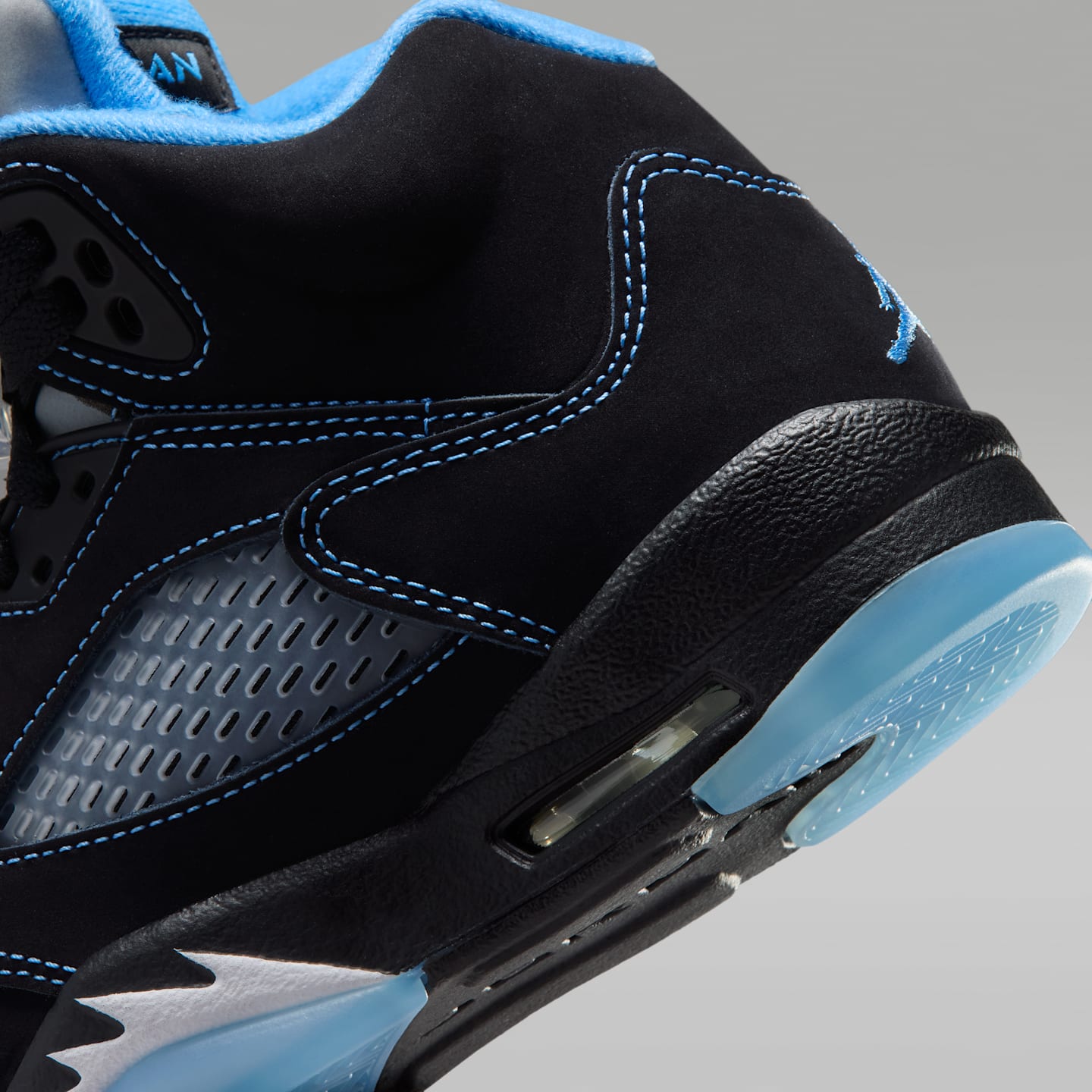 Детские кроссовки Jordan 5 "Black Carolina" Little Kids' Shoes, цвет: Чёрный / Белый — фото 8