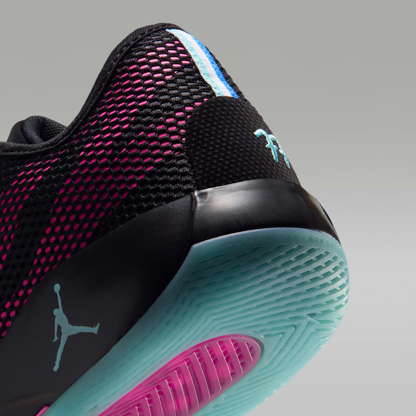 Мужские кроссовки Nike Luka 77 Basketball, цвет: Чёрный / Фуксия — фото 8
