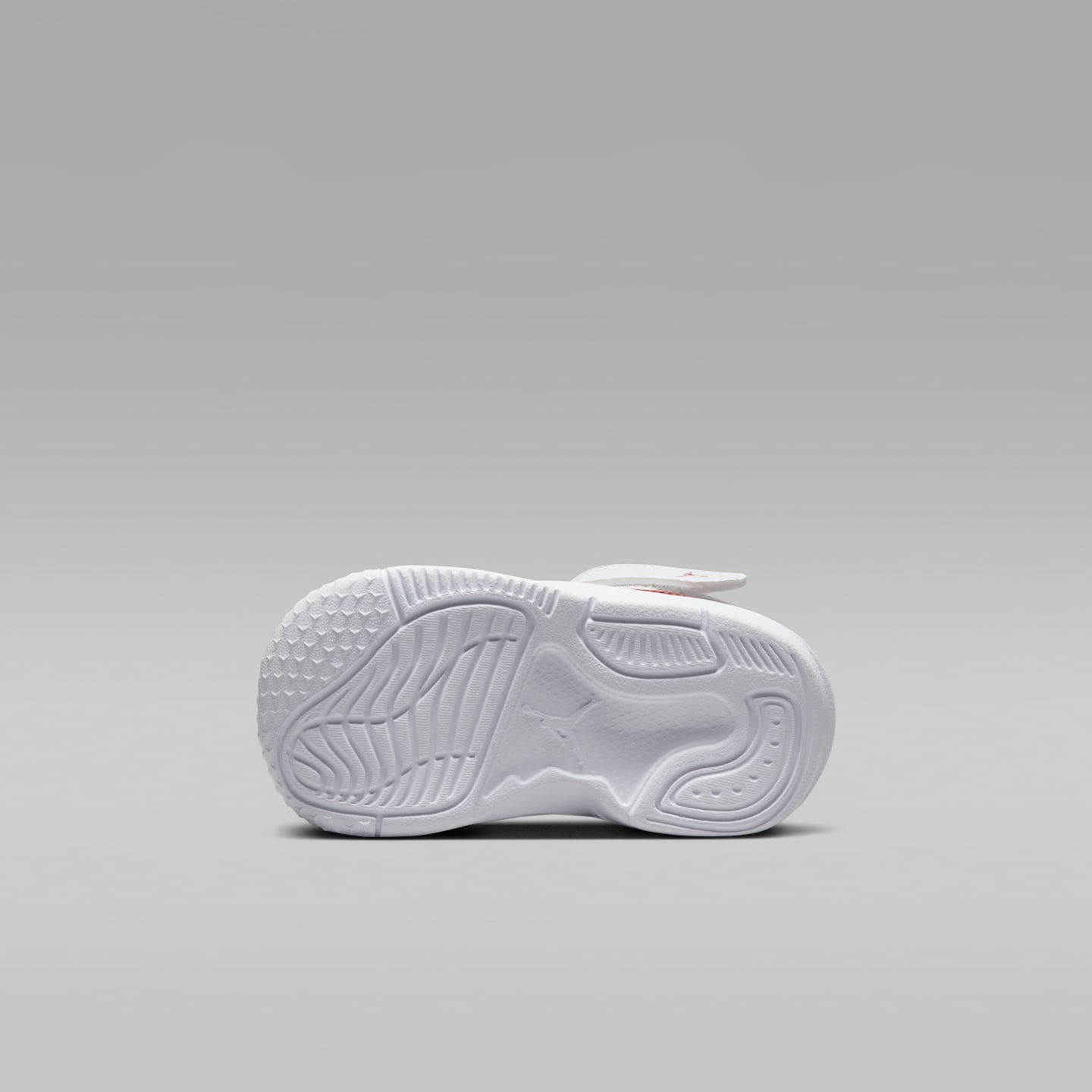 Детские кроссовки Jordan Max Aura 5 Baby/Toddler Shoes, цвет: Белый / Красный — фото 2
