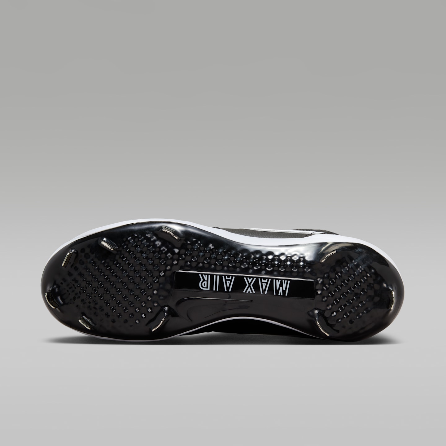 Мужские бутсы Jordan 1 Retro Metal Baseball Cleats, цвет: Чёрный / Белый — фото 2