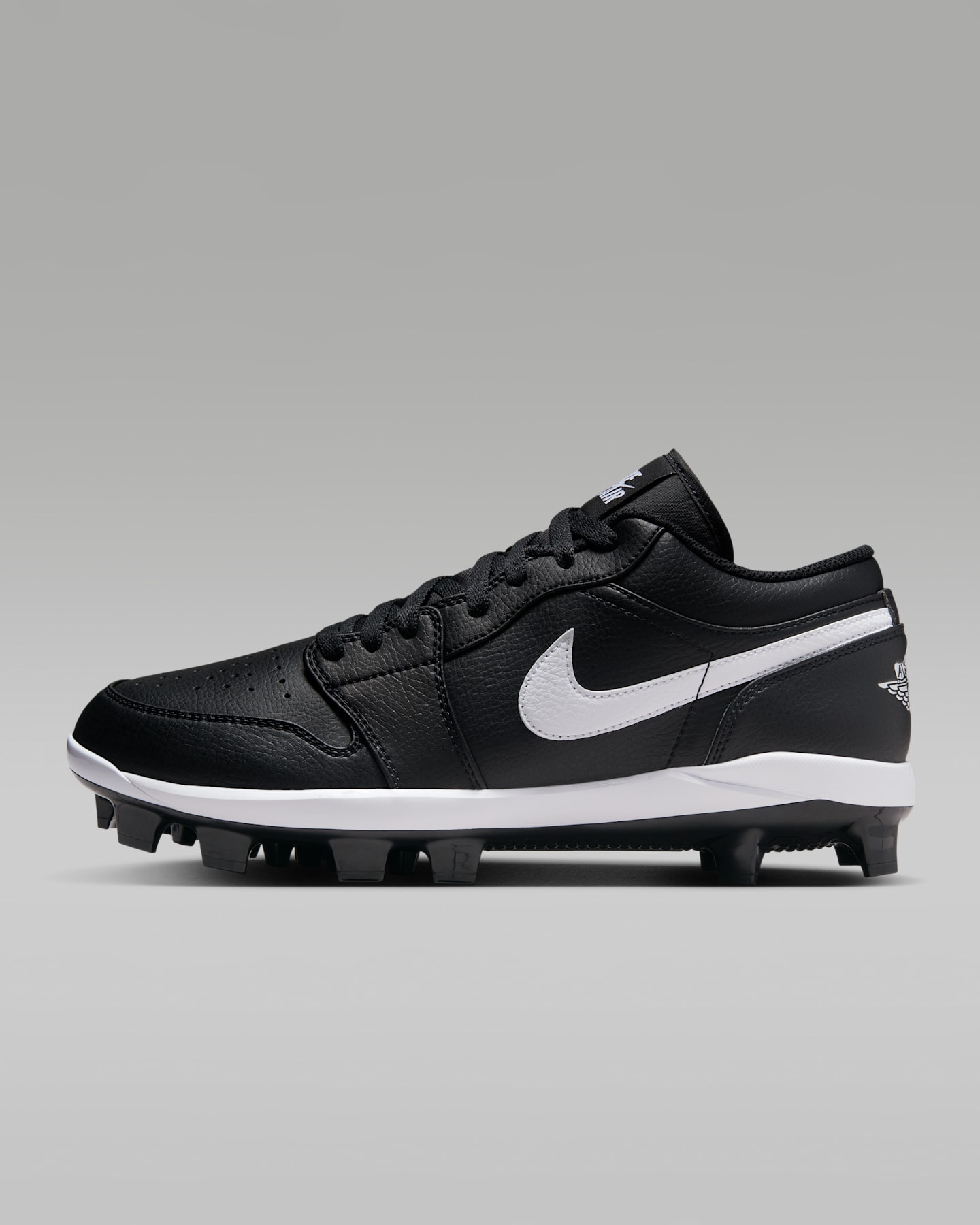 Мужские бутсы Jordan 1 Retro MCS Low Baseball Cleats, цвет: Чёрный / Белый — фото 10