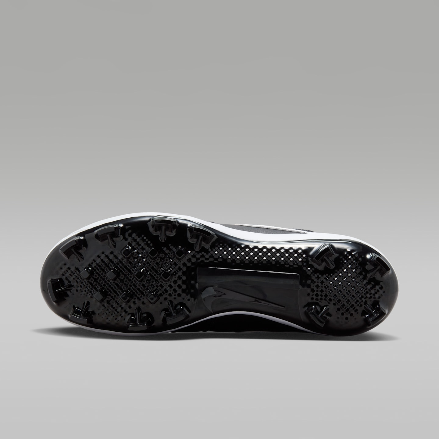 Мужские бутсы Jordan 1 Retro MCS Baseball Cleats, цвет: Чёрный / Белый — фото 2