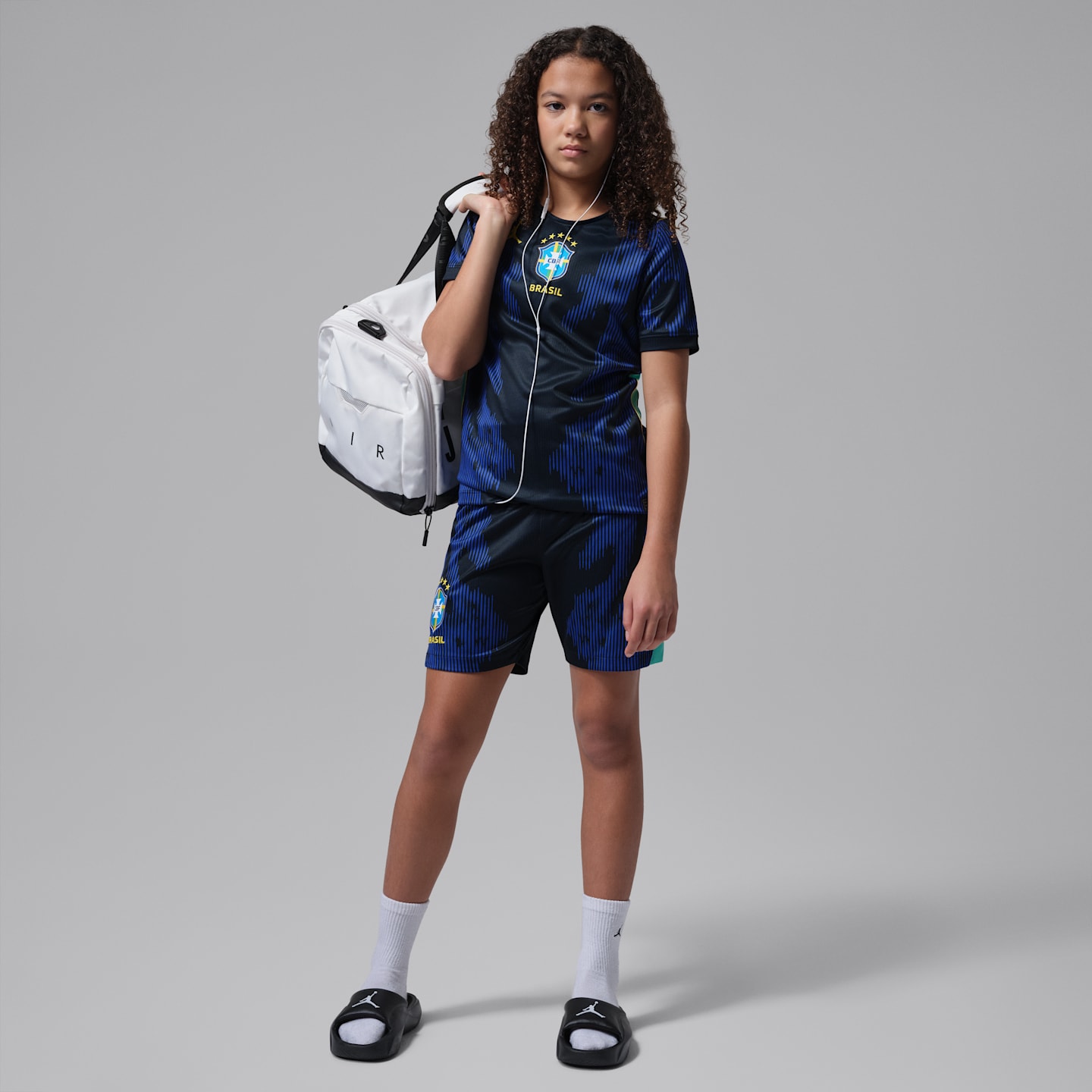 Детские футбольные шорты Jordan Brazil 2026 Stadium Away Dri-FIT Replica, цвет: Королевский синий / Чёрный — фото 7